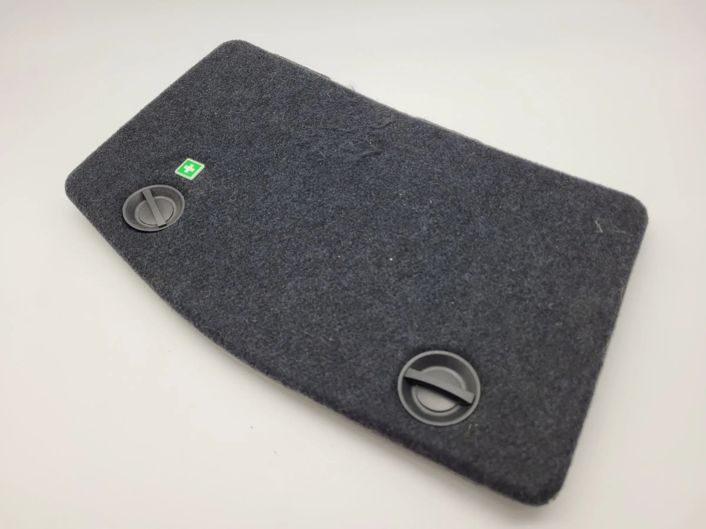 Original Mercedes C-Klasse (W203) Abdeckung Kofferaum Medikit A2036900041