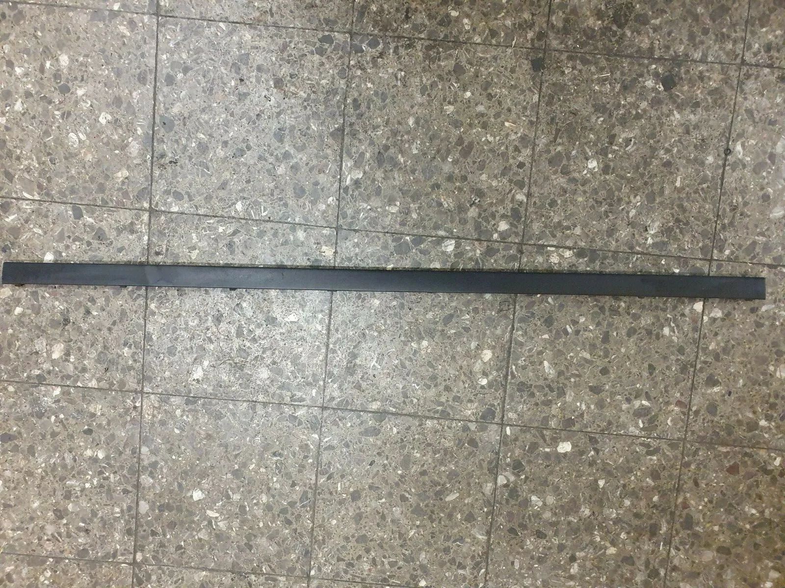 Oryginalna listwa zderzaka tylnego BMW E39 serii 5 184504