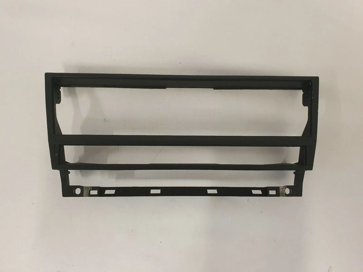 ⭐⭐⭐ BMW 5 TOURING (E39)  Blende Instrumententafel 8247302 Radioschacht Metall⭐⭐⭐