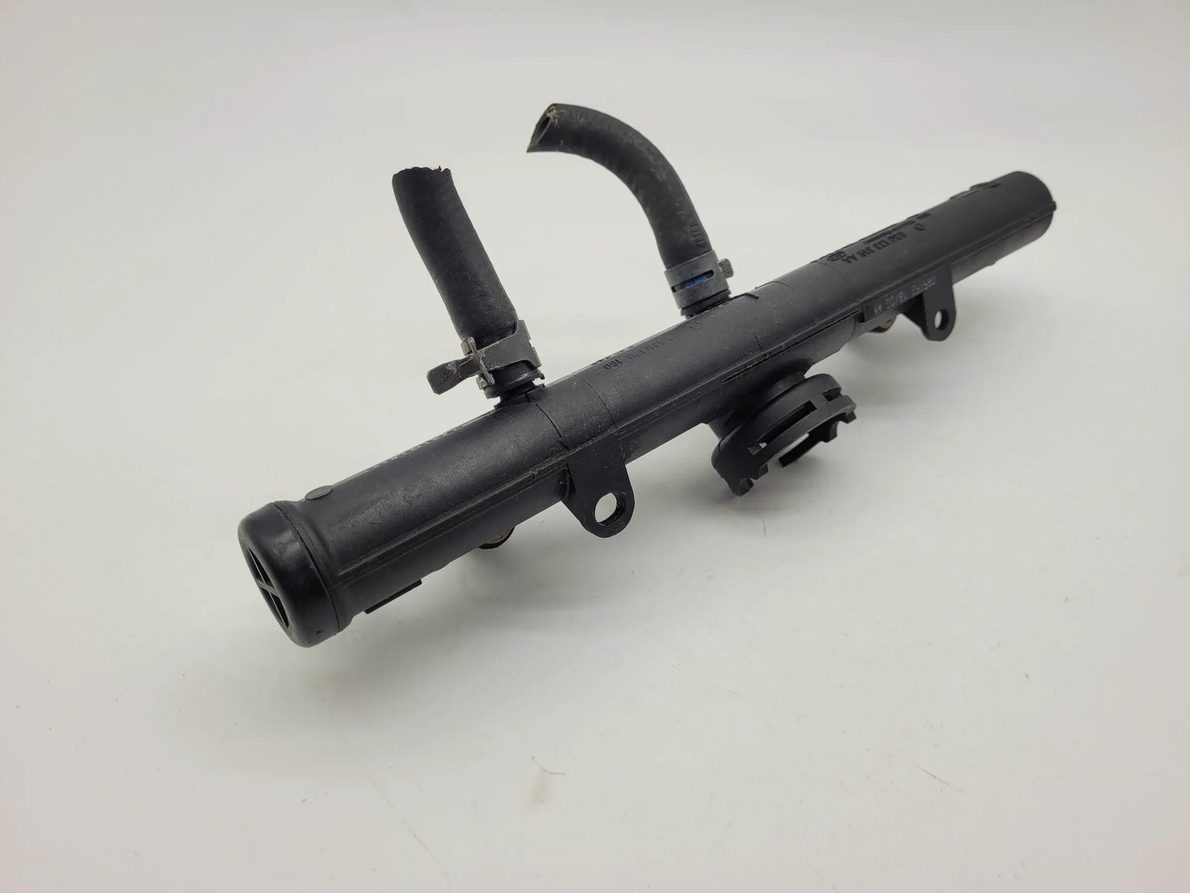 Original VW/Seat Polo/Lupo/Caddy/Arosa/Inca Kraftstoffverteiler 030133319AA