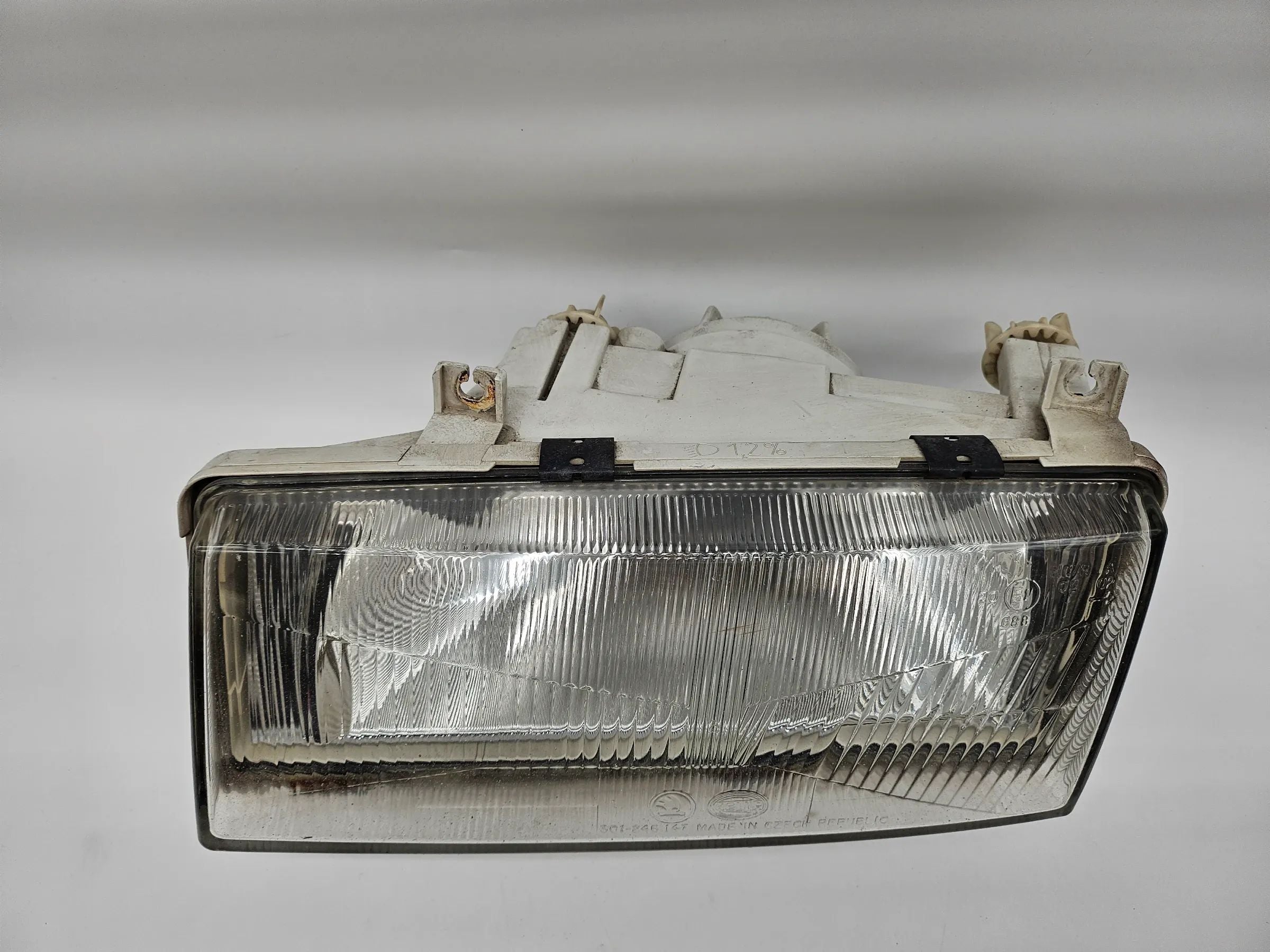 originele Hella Skoda Felicia koplamp voor links 246149-00