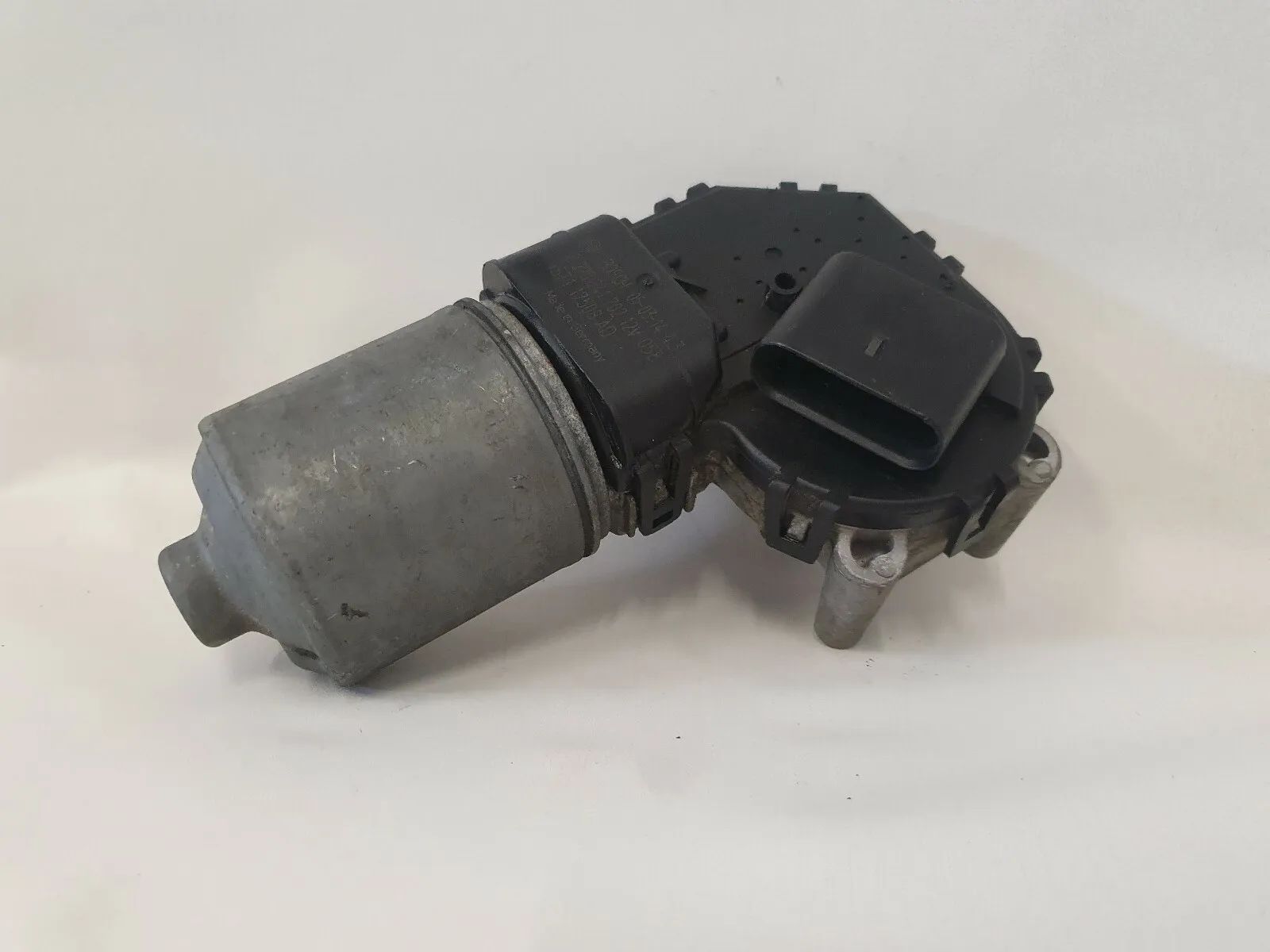 ⭐อะไหล่แท้ ผ้าใบปัดน้ำฝนมอเตอร์หน้า Ford Mondeo 2001 Bosch 0390241702⭐