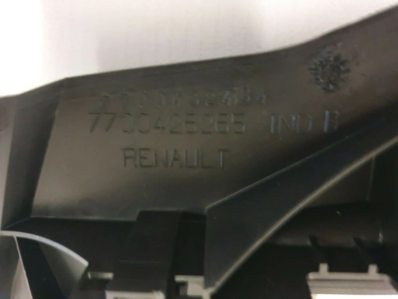 Original Renault Scenic Abdeckung Verkleidung 7700426265 Digitaluhr   K44