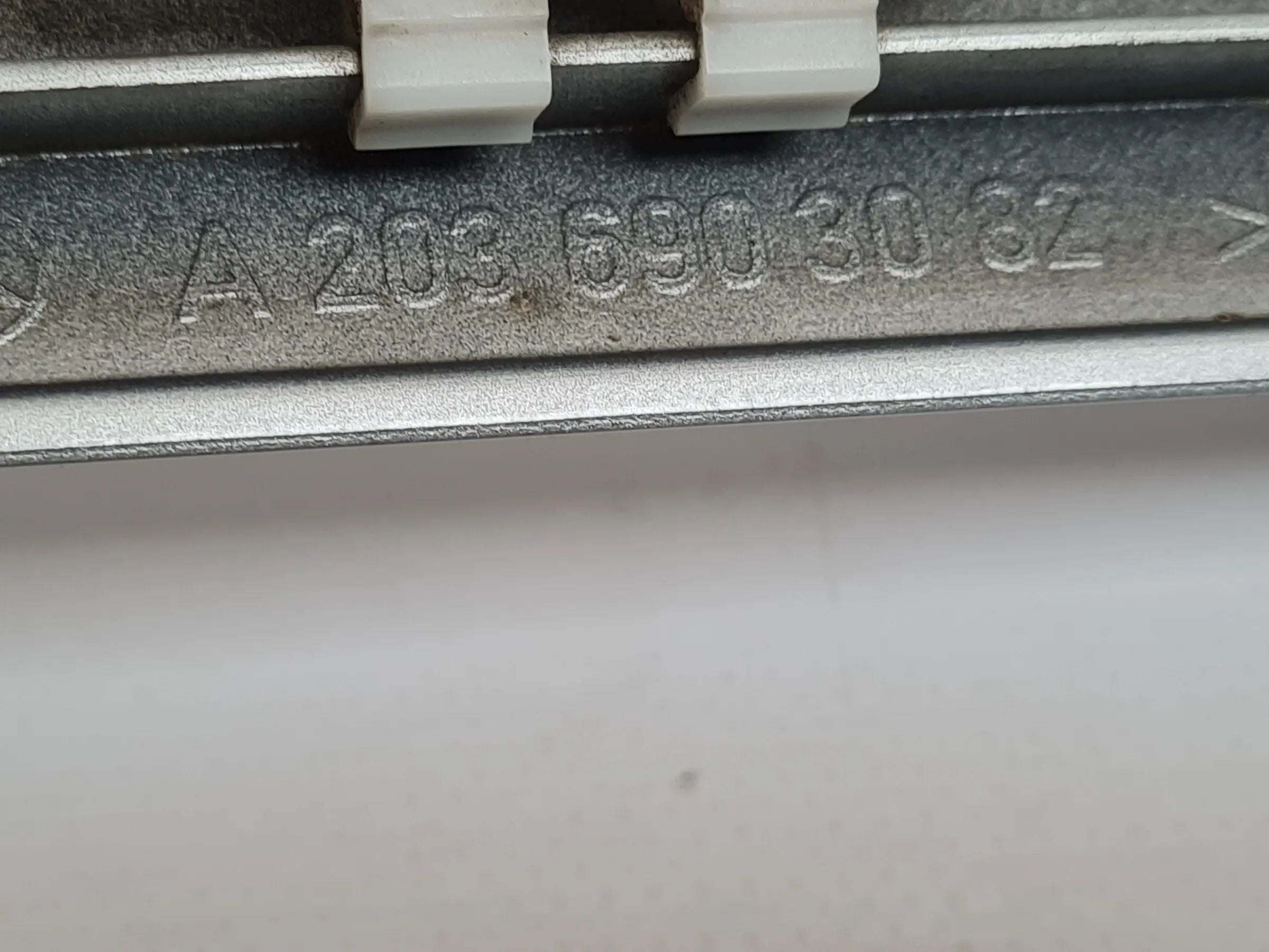 Original Mercedes C-Klasse (CL203) Dekor-/Zierleiste Rechts Silber A2036903082