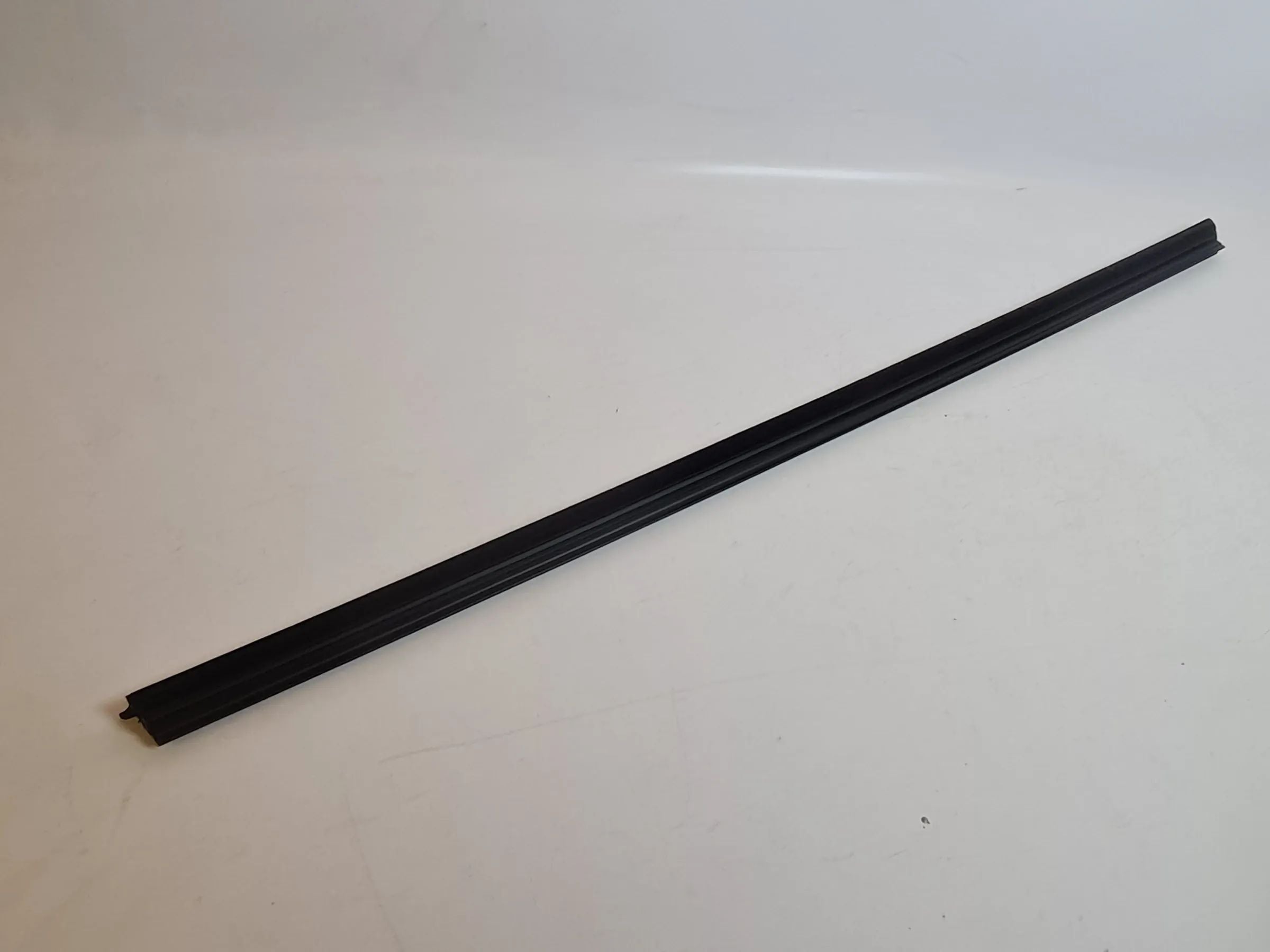 Fiat Punto (188) Fensterschachtleiste Vorne L/R (2 Türer)