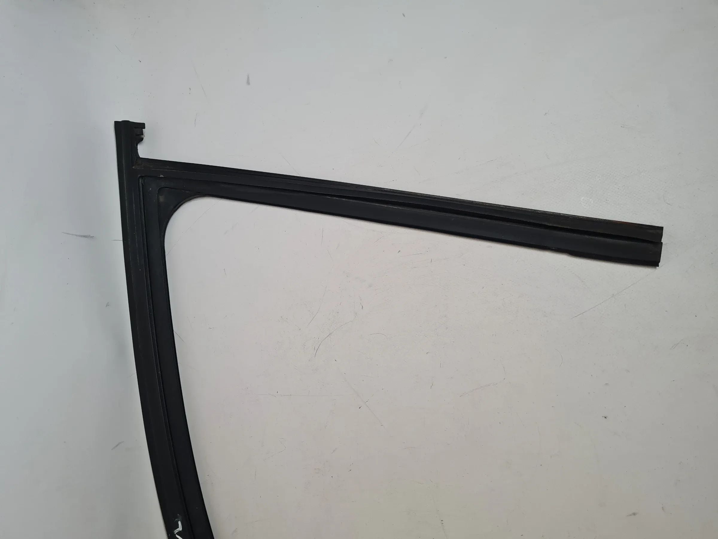 BMW 3er Touring E91 Fenster Dichtung Gummi Vorne Links 16850 Original