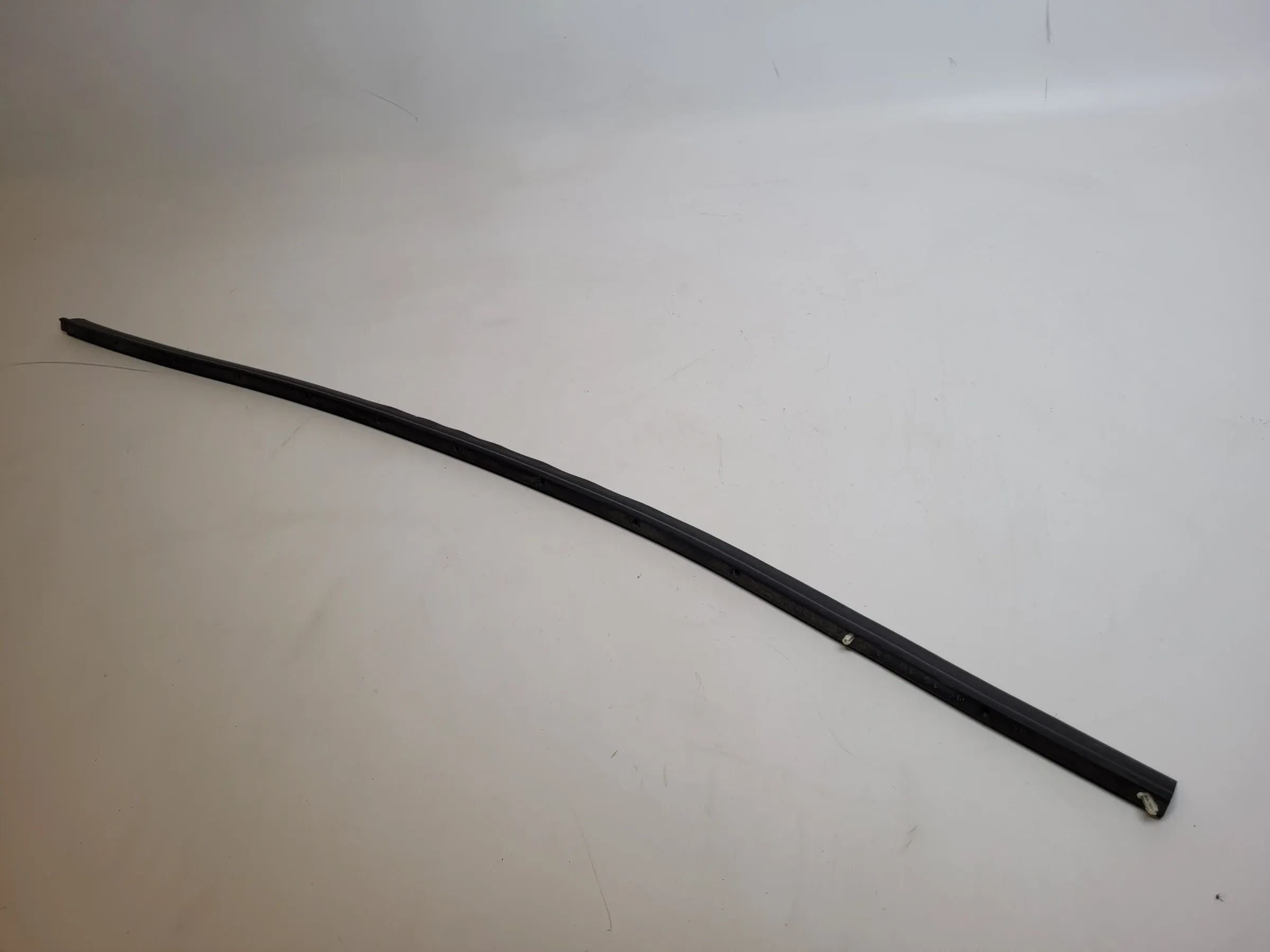BMW 5er Touring E61 Dichtung Gummi Türgelenk Vorne Rechts 7033790 Original