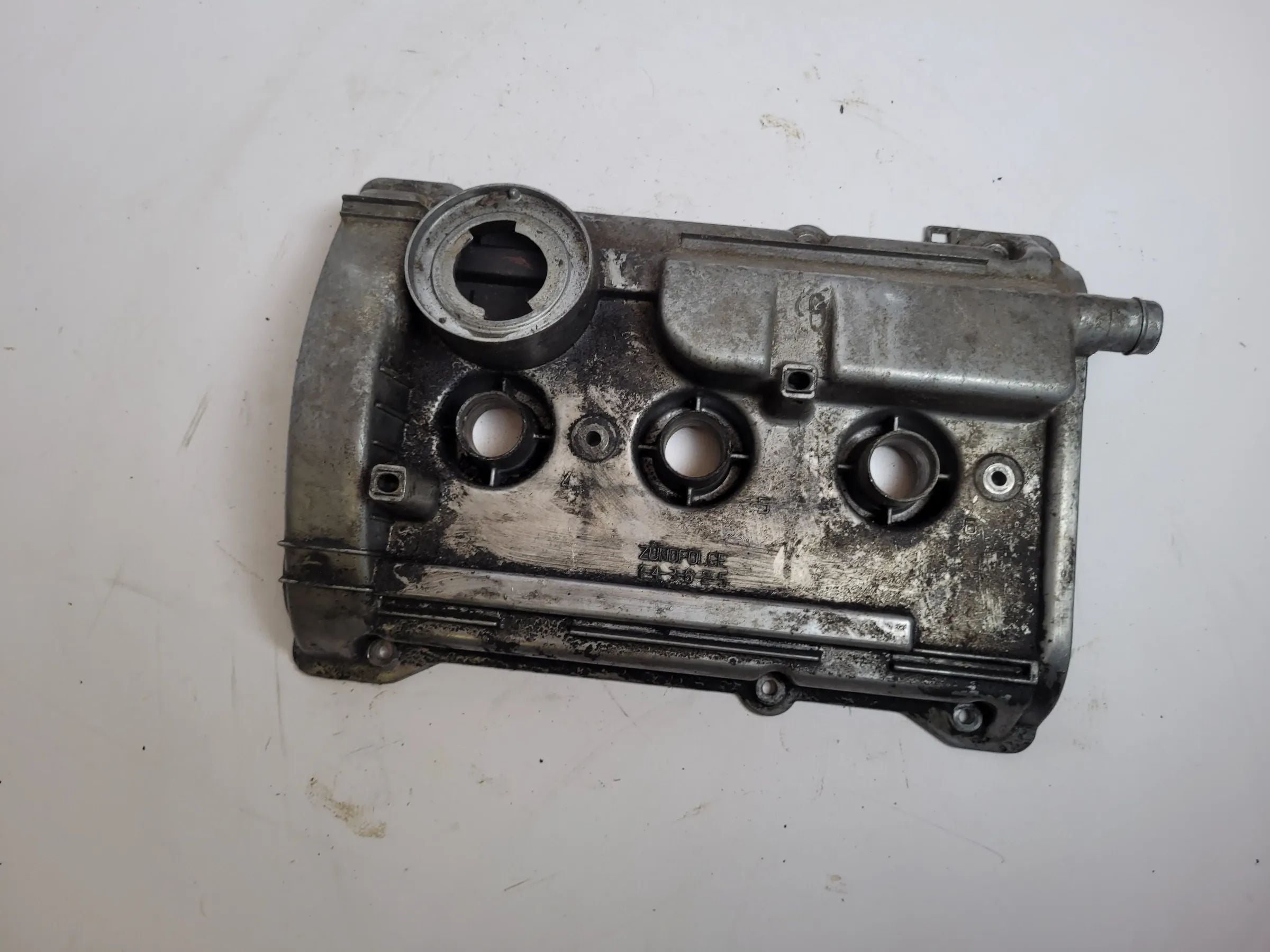 Audi A4/A6 4B/8D 2.4, 121KW Zylinderkopfhaube / Ventildeckel 078103471L Original
