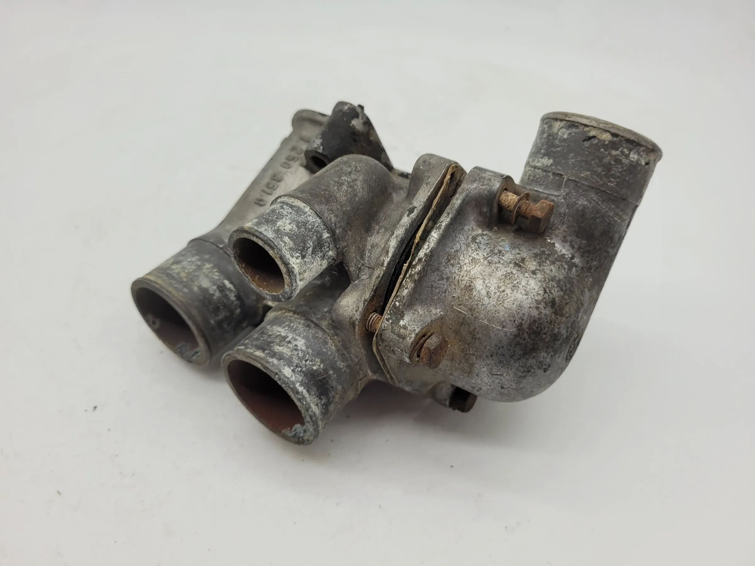 BMW 5er E28 E34 6er E24 7er E23E32 Thermostatgehäuse Thermostat 1710959 1250351