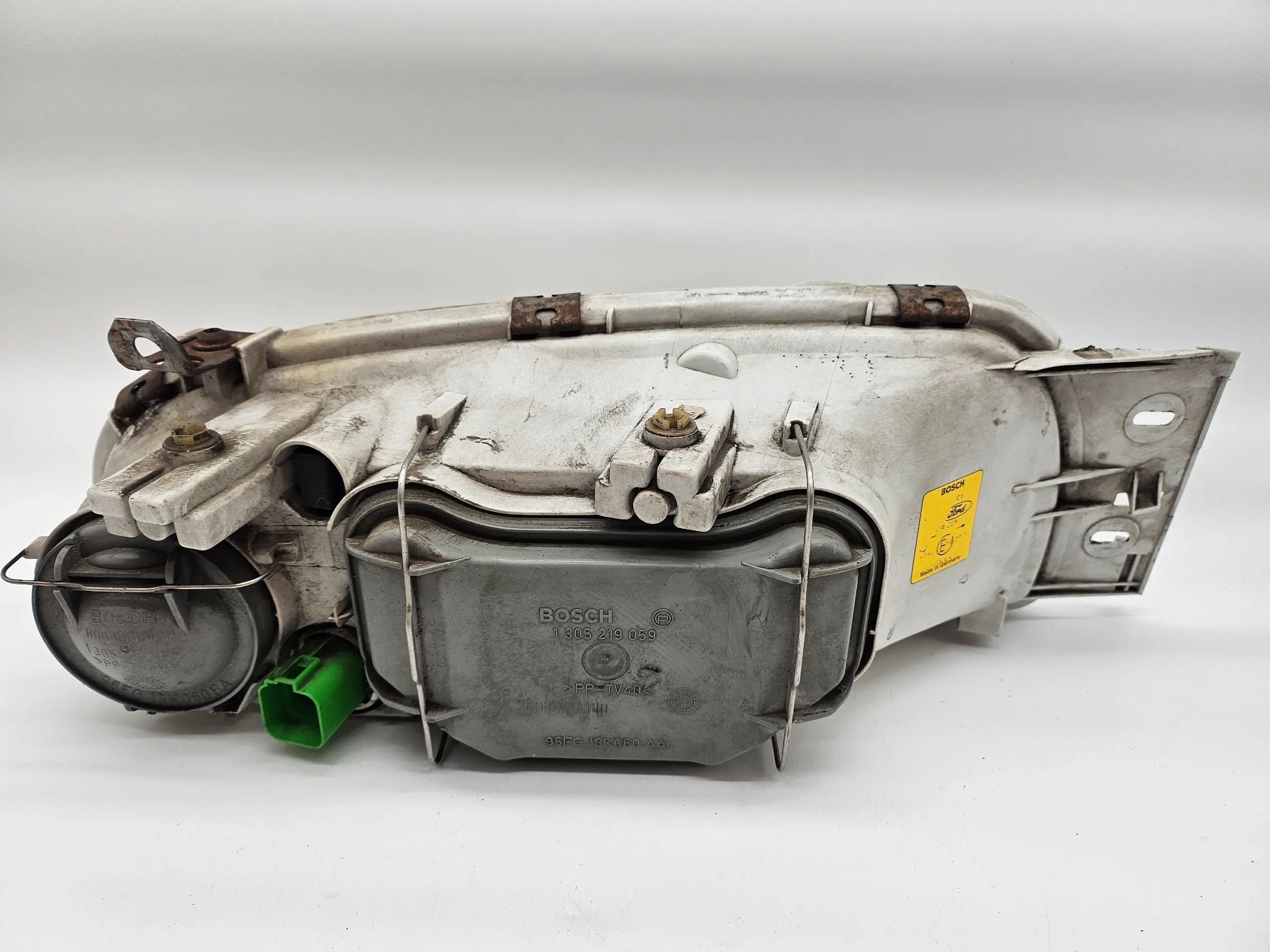 Headlight left (before facelift) Ford Jbs/jas Fiesta 1305235250 Immediate shipping 