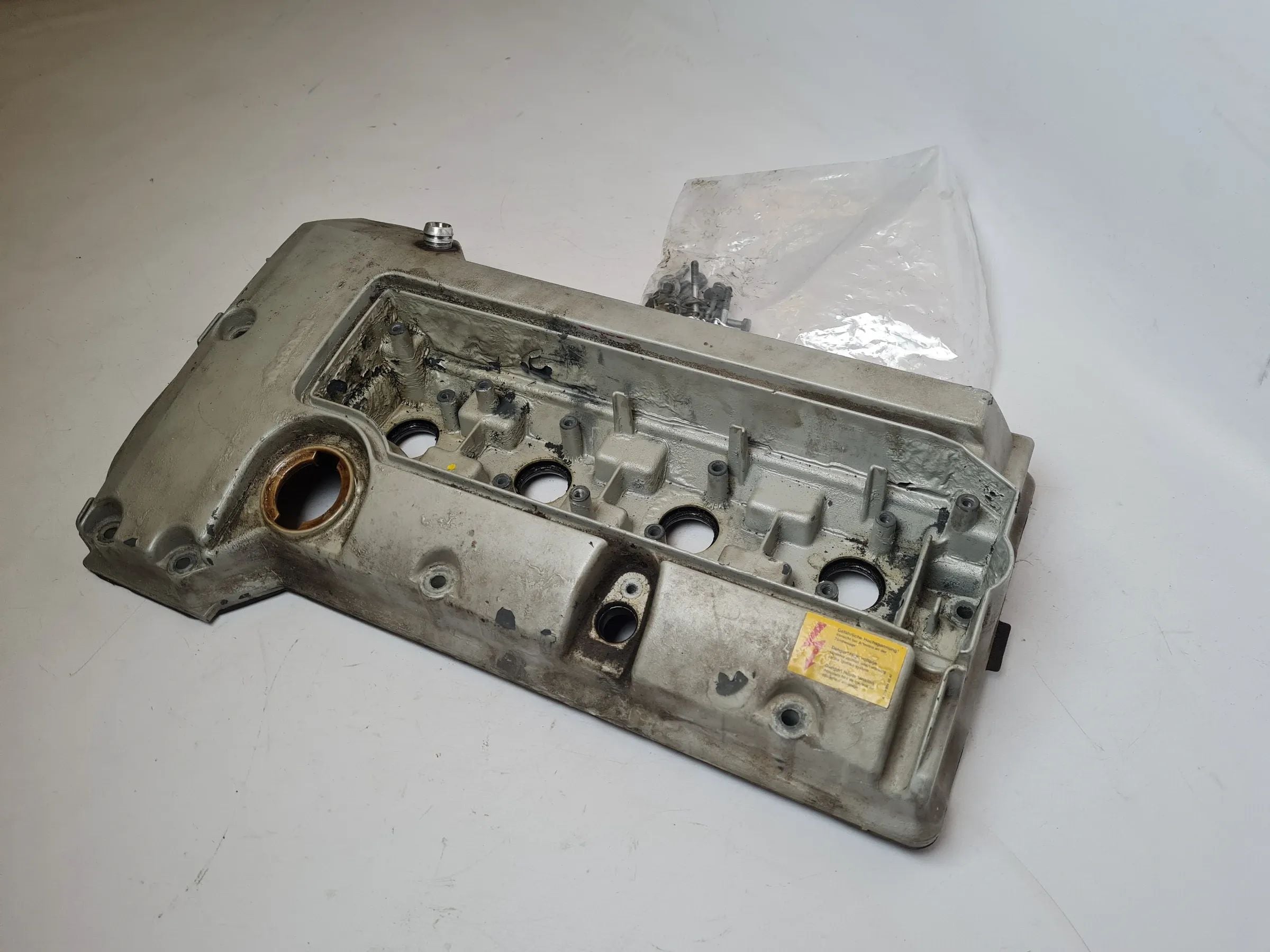 ฝาปิดวาล์วของแท้ Mercedes C-Klasse CL203 ฝาครอบหัวลูกสูบ A1110101730