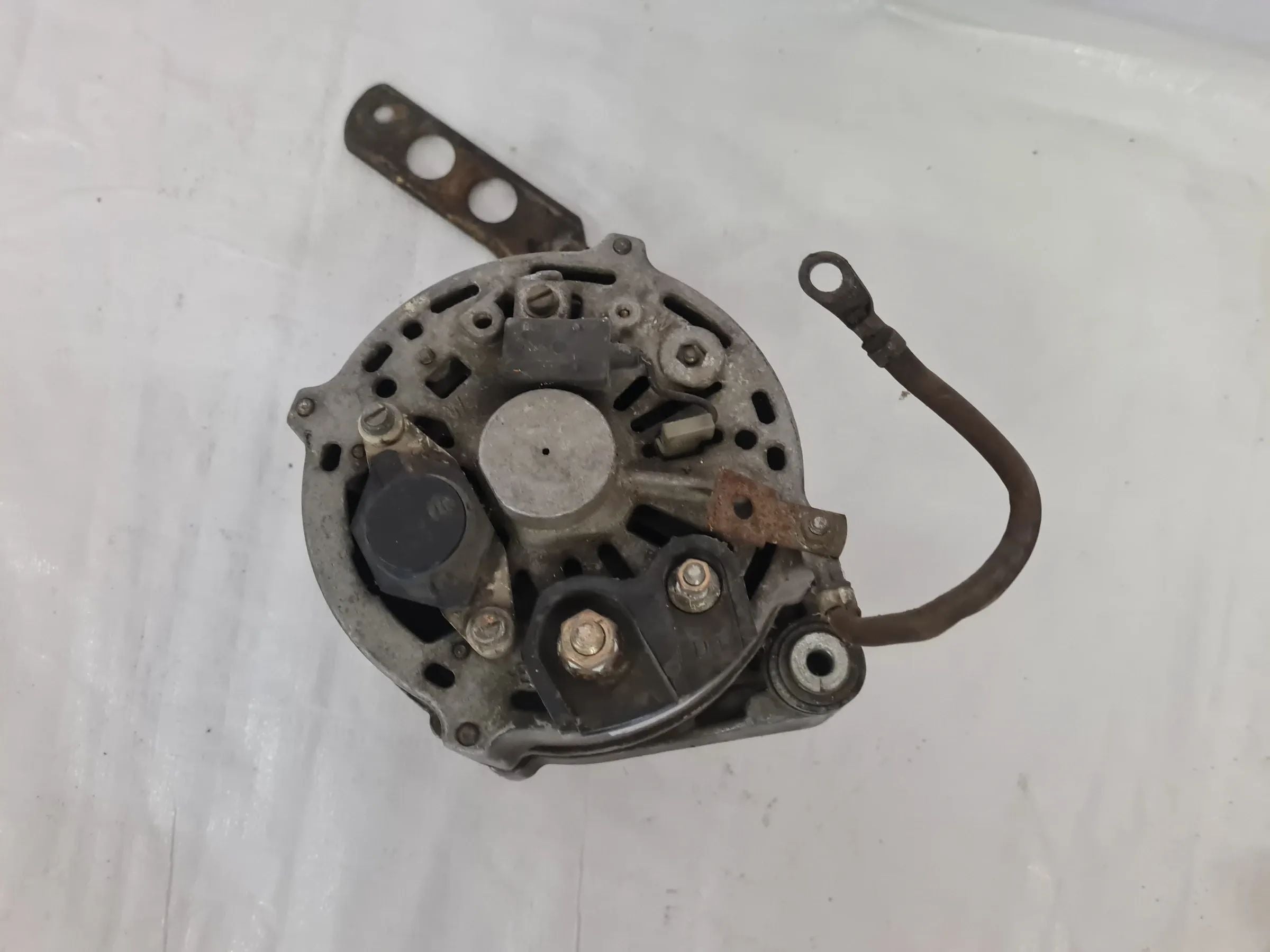 Original BMW 3/5 E28/E30 Bosch Lichtmaschine 0120469617