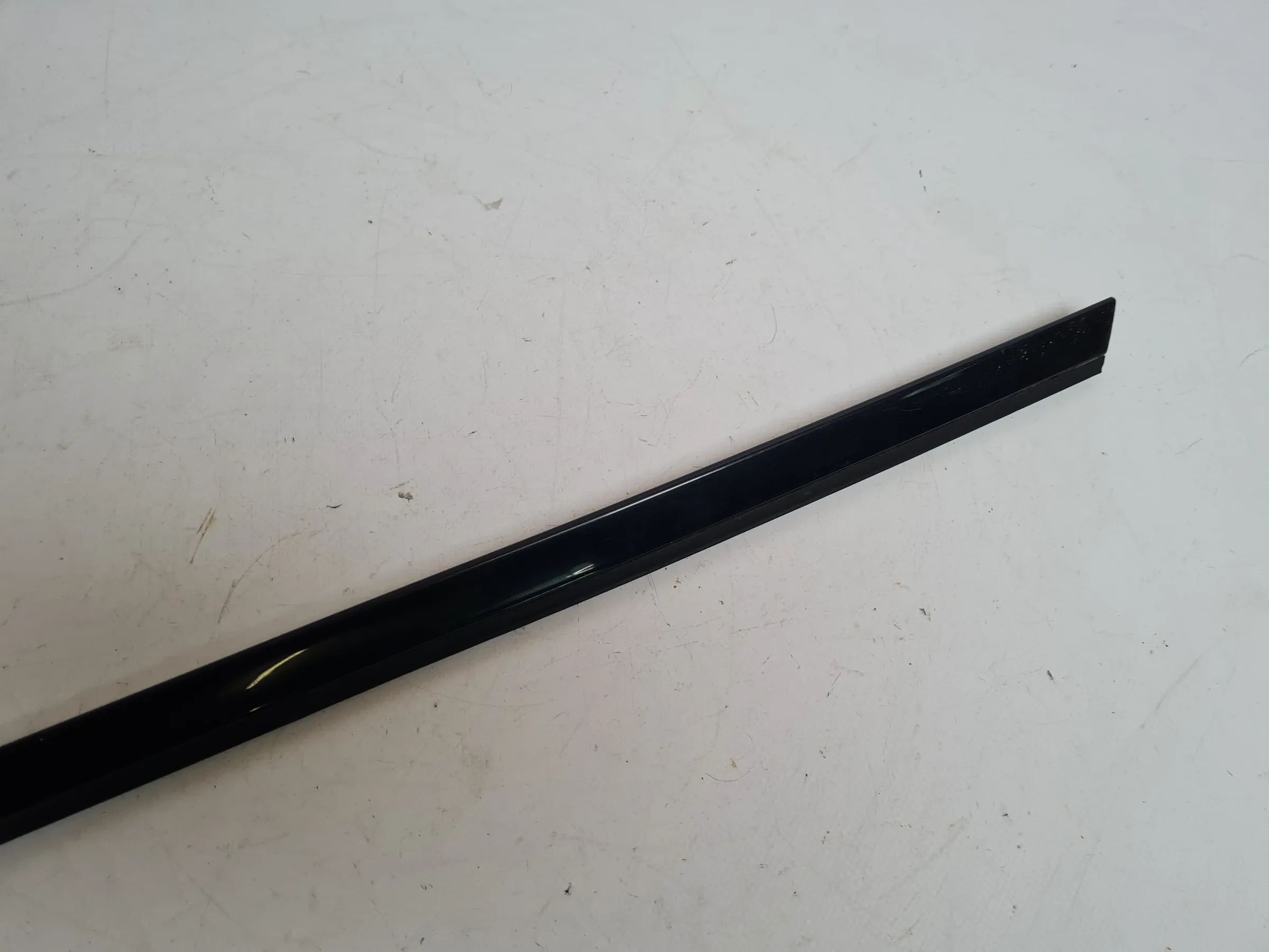 Original Mercedes C-Klasse (CL203) Leiste Wasserabweiser A2036908862