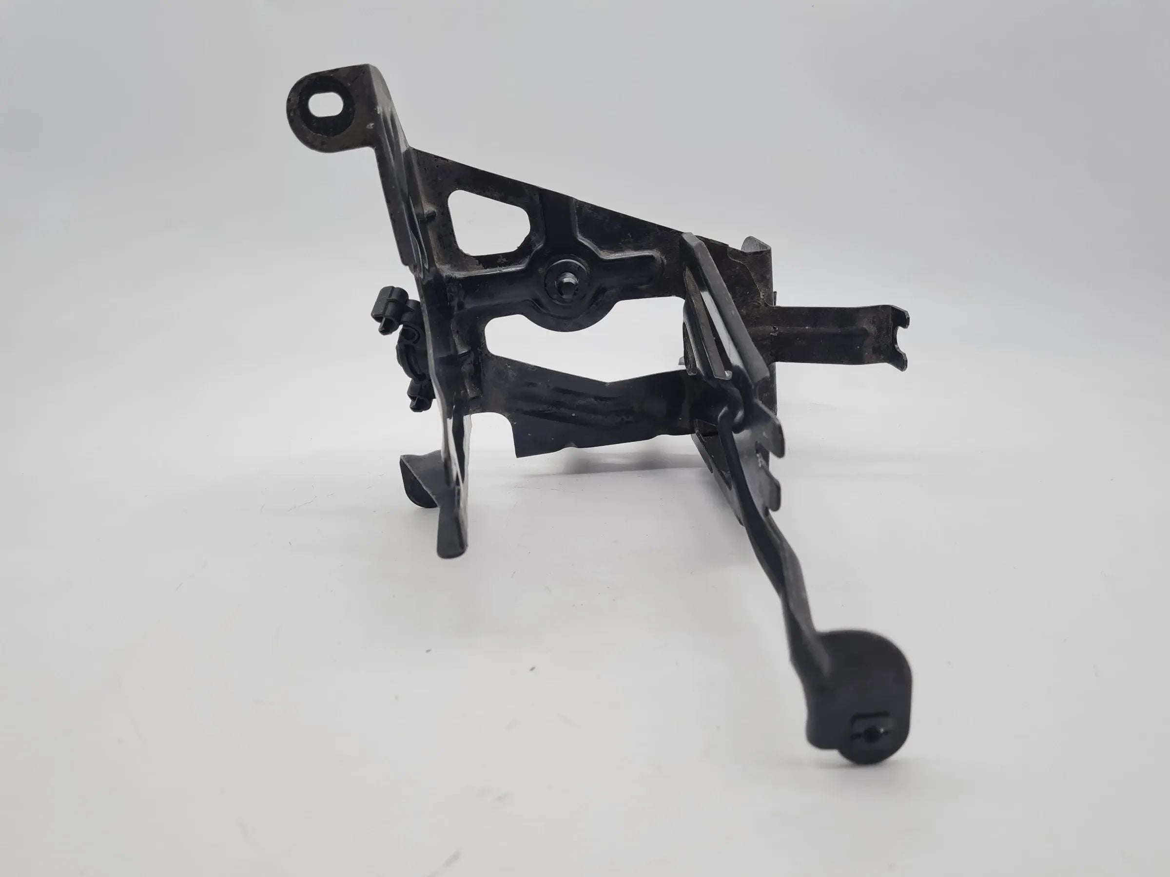 Original Audi A4 S4 B7 (8E/8H) Halterung Träger ABS Hydraulik 8E0614119