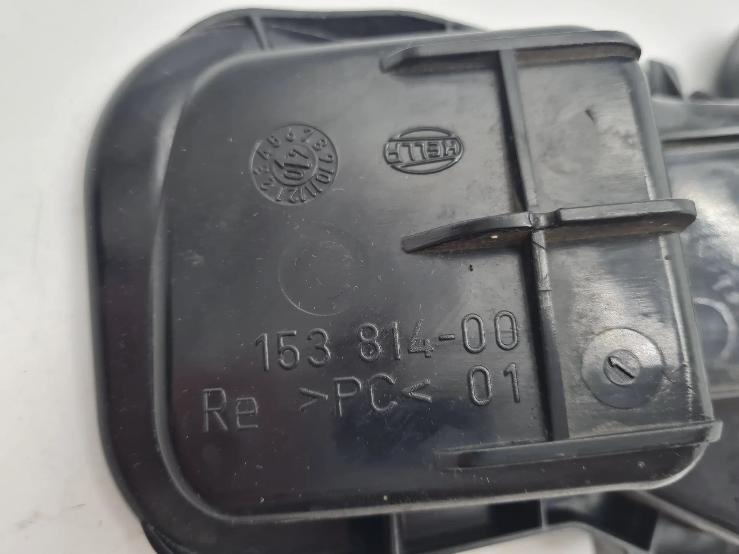 Original Audi A6 (4B2/4B4) Scheinwerfer Kappe Deckel Rechts 153814-00
