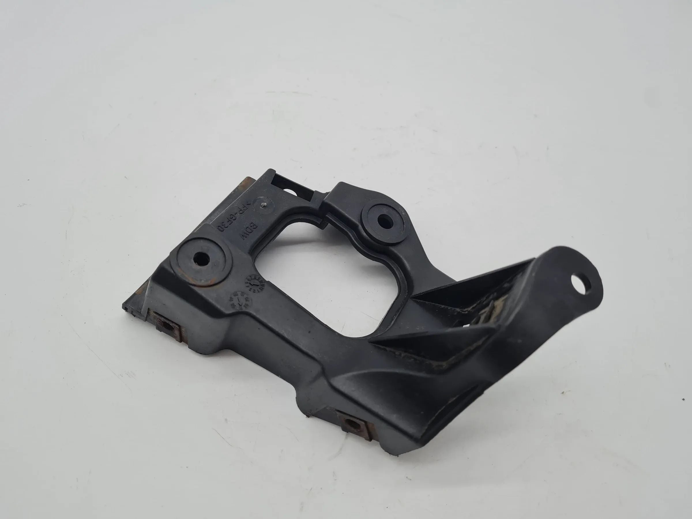 Original Audi A6 (4B2/4B4) Halter Seitenschweller Rechts Vorne 4B0853922A