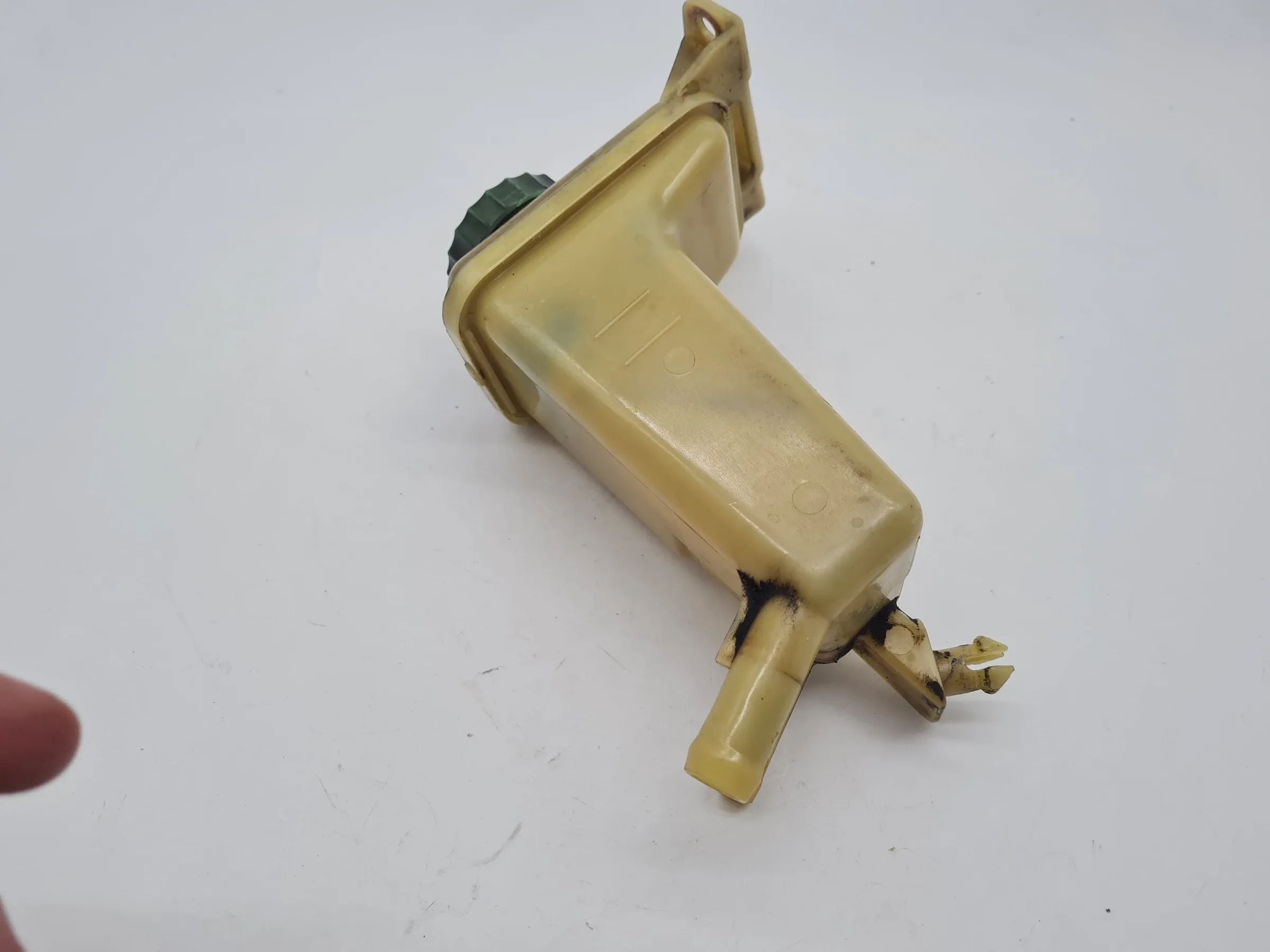Original Audi A6 (4B2/4B4) Servobehälter Servoölbehälter 8D0422373C