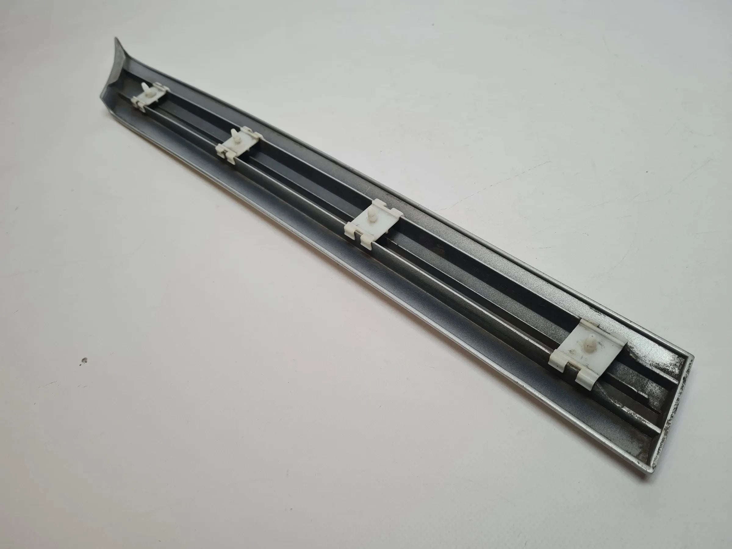 Original Mercedes-Benz C-Klasse (W203) Zierleiste Links Hinten A2036900762