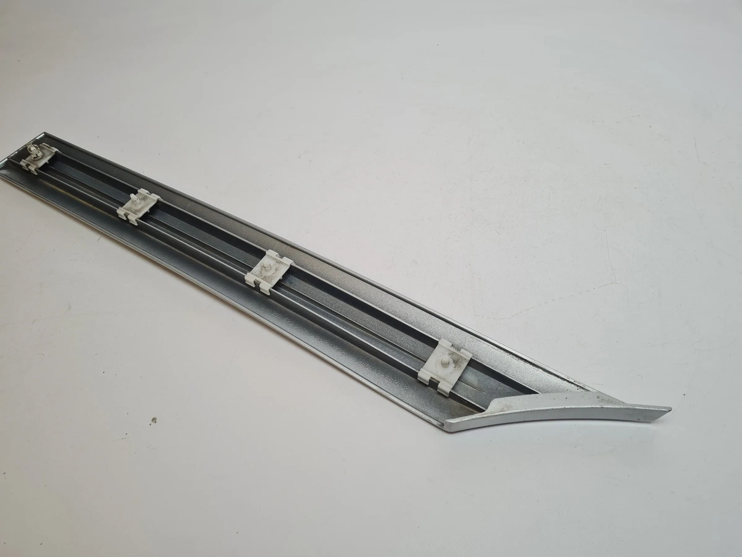 Original Mercedes-Benz C-Klasse (W203) Zierleiste Rechts Hinten, A2036900862