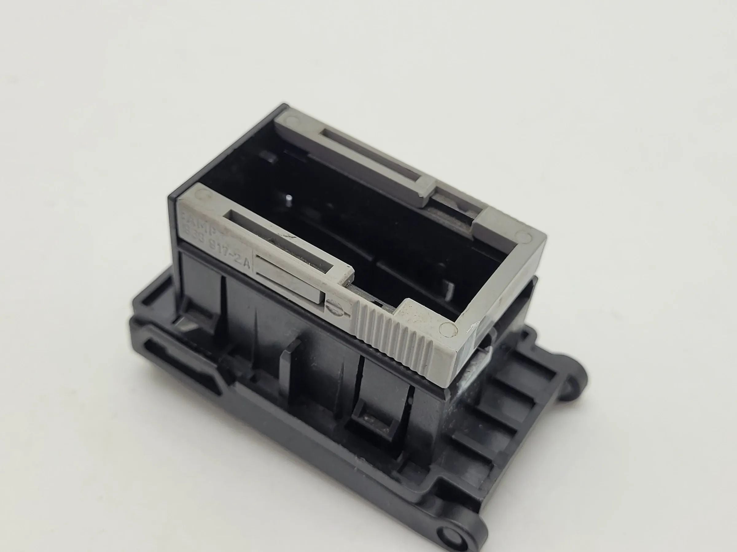 Original Mini One (R50/R53) OBD Stecker Gehäuse Steckdose 968916-2