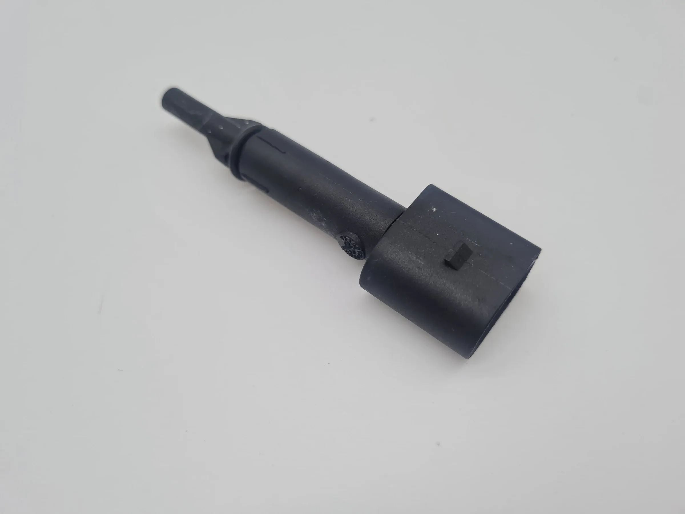 Original Audi A6 (4B2/4B4) Temperatursensor Temperaturfühler 4B0820535