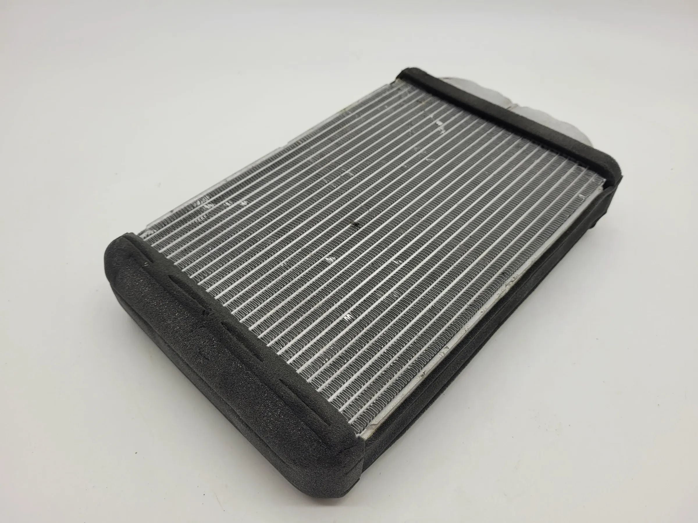 Original Audi A6 (4B2/4B4) Wärmetauscher Heizungskühler 4B1819699
