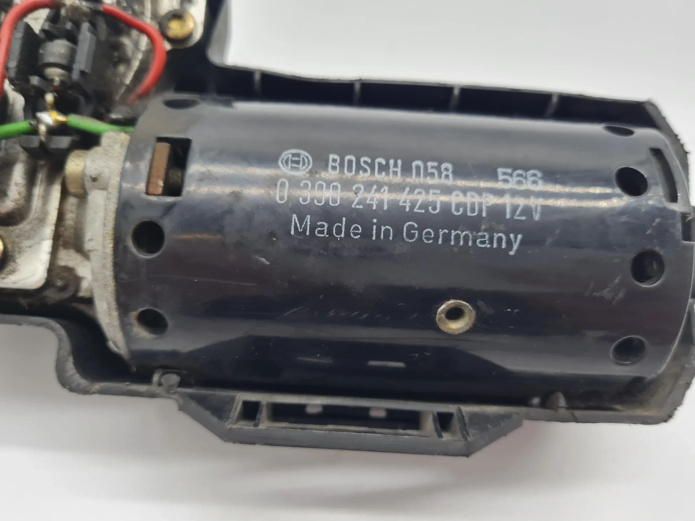 Original Mercedes-Benz E-Klasse (W124) Scheibenwischermotor 0390241425