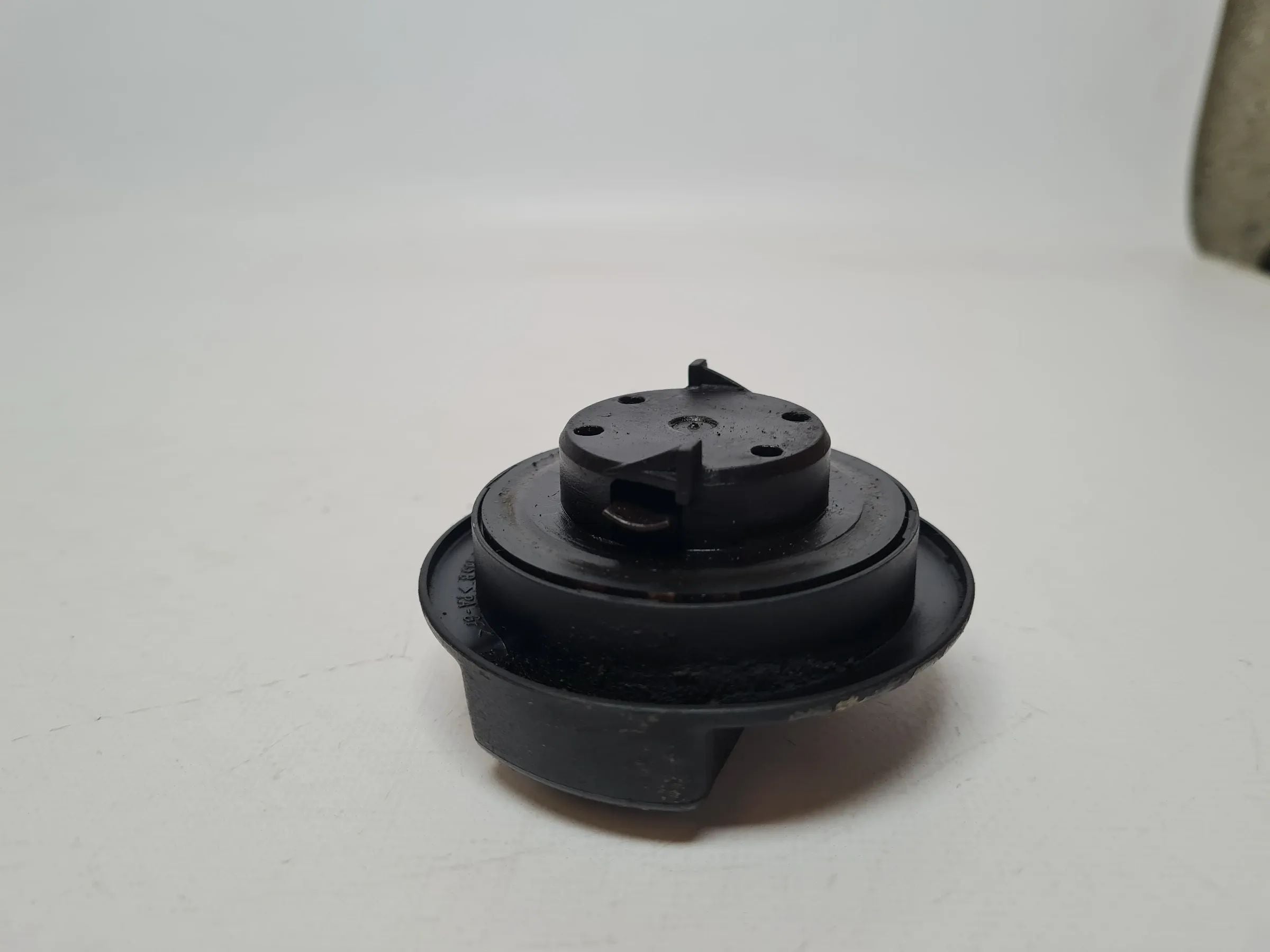 Original Audi A6 (4B2/4B4) Öldeckel Verschluss Öleinfüllstutzen 078103485B