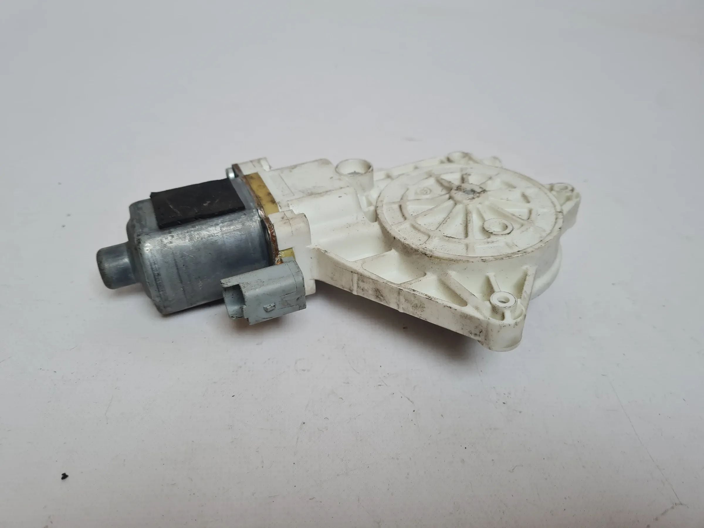 Original Nissan Micra III 3 (K12) Fensterhebermotor Rechts Vorne 0130822203