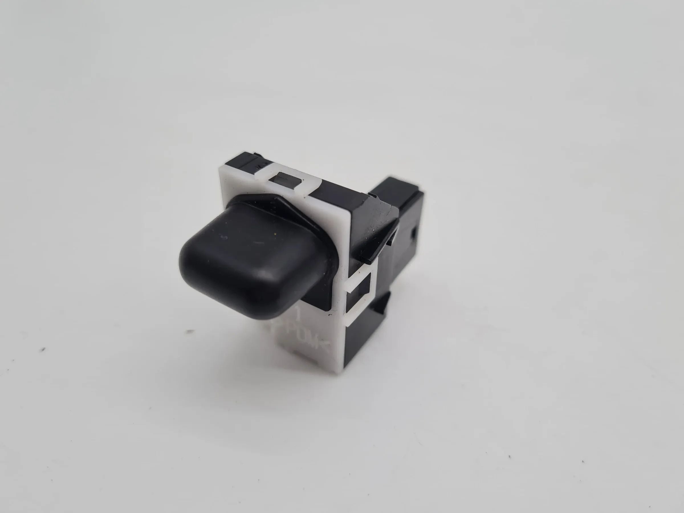 Original Audi A4 (8E/B6/B7) Sonnensensor Lichtsensor 8E0907539
