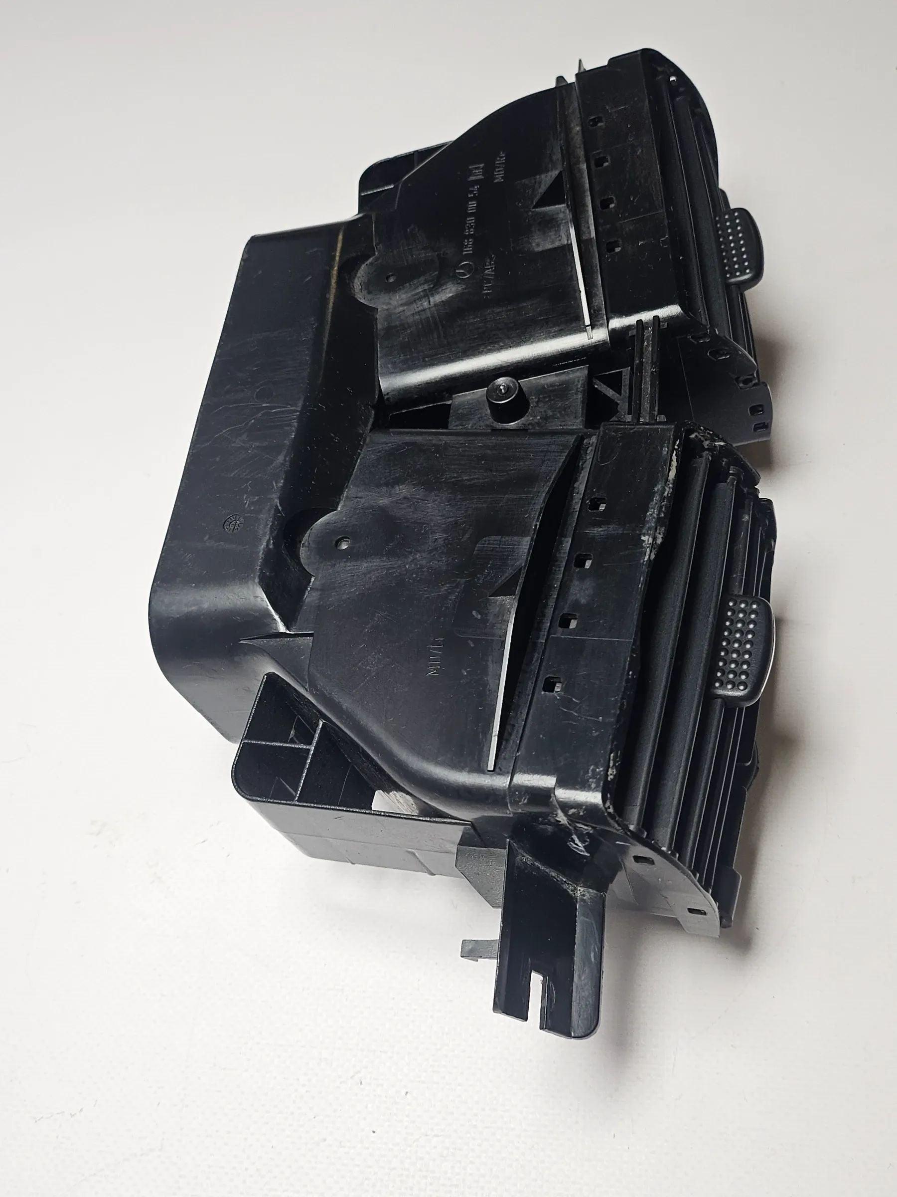 Orig. Mercedes Benz A-Klasse W168 98 BJ Buse d'air diffuseur central 1688300054