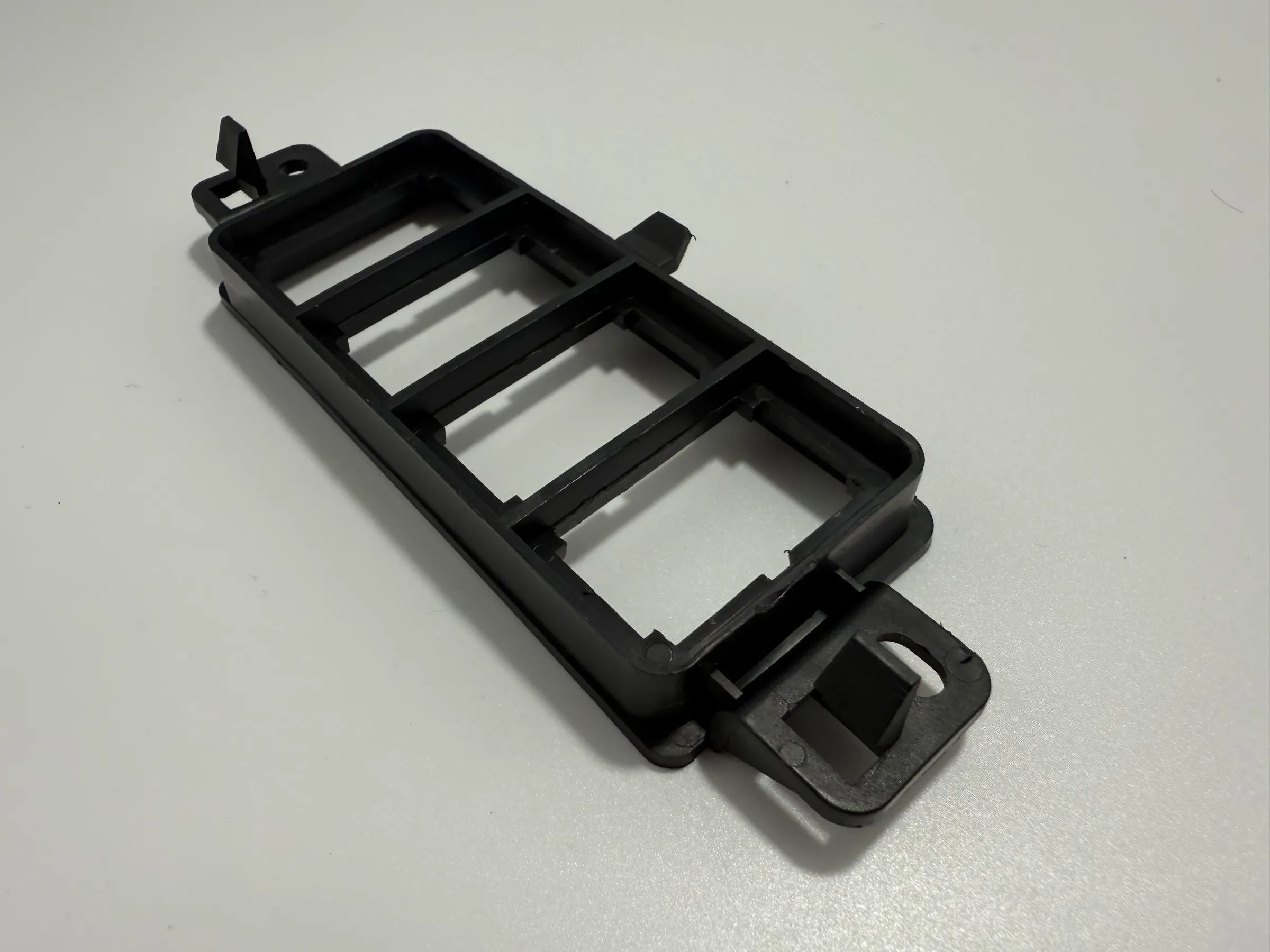 อะไหล่แท้ Mazda Premacy 1.9 CP / 323 แผงสวิตช์ ปุ่ม Stanley