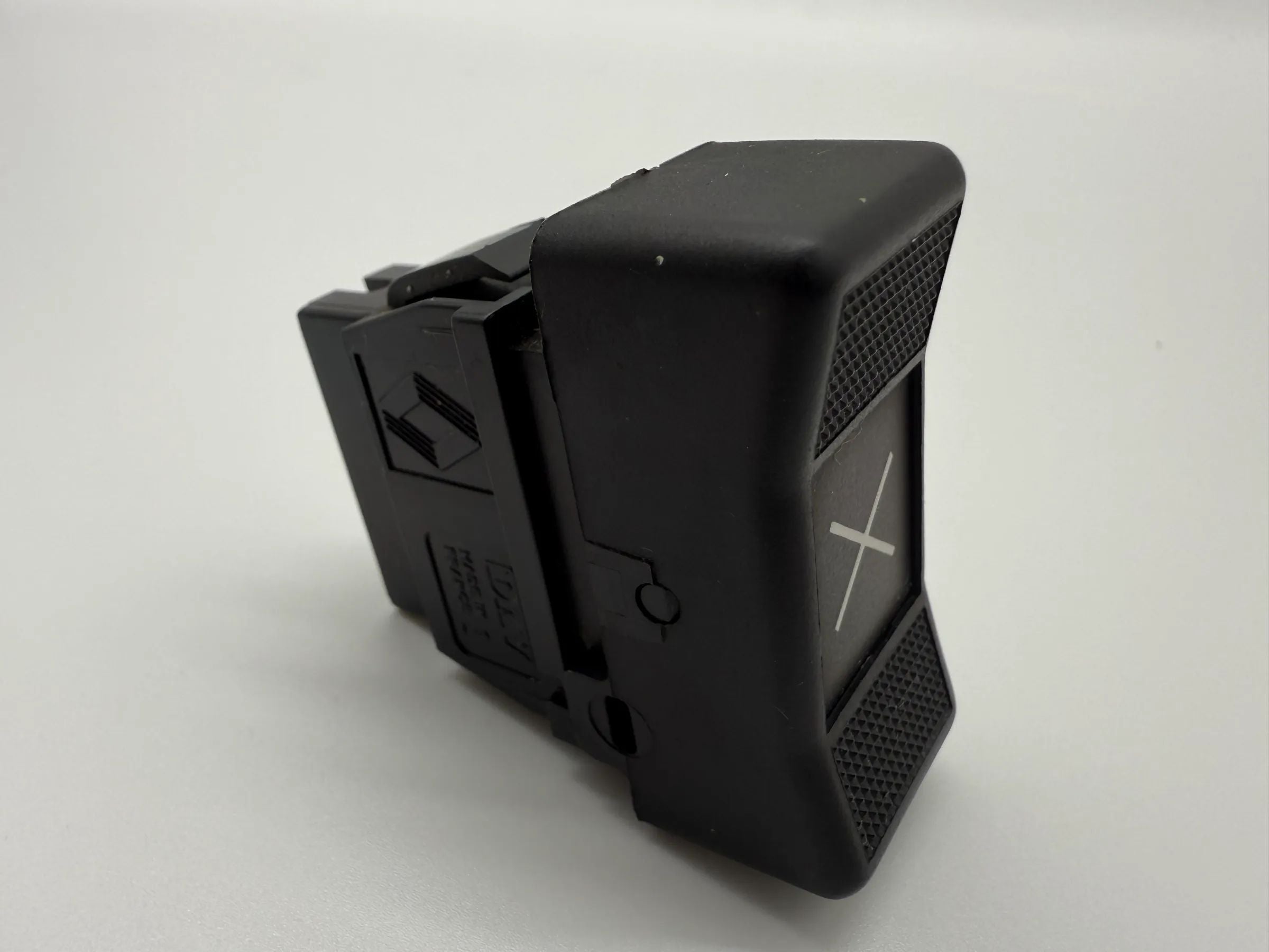 Oryginalny przełącznik świateł Renault R21 przycisk Blindknopf DAV 7700794673