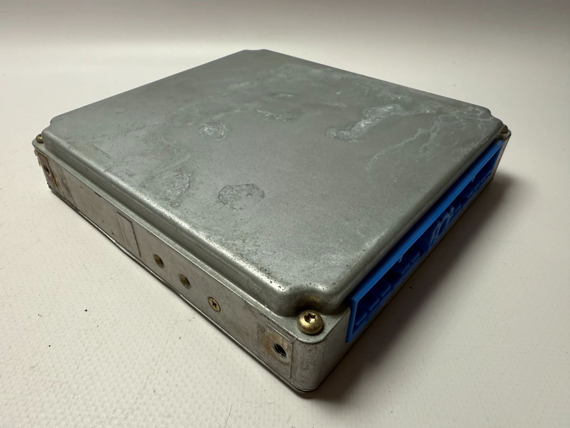 Originele NISSAN MICRA II K11 Motorbesturing ECU 2371074B04 / 0261204854