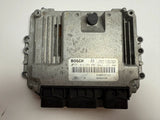 Original Renault Megane Scenic 1.9 DCI Boîtier de Gestion Moteur 8200527725 / 0281012589