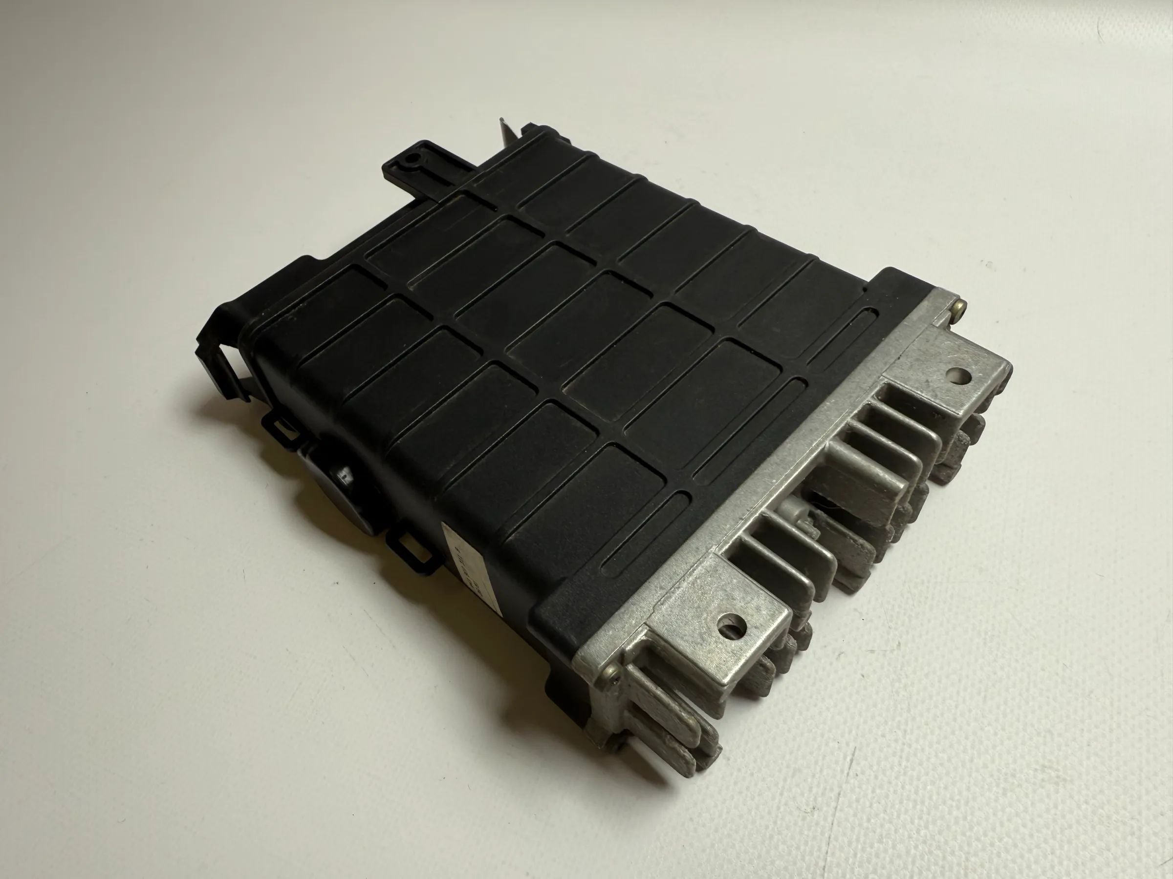 Original VW Passat 35i 1.8 Engine Control Unit ECU 0261200261 / 443907311B 