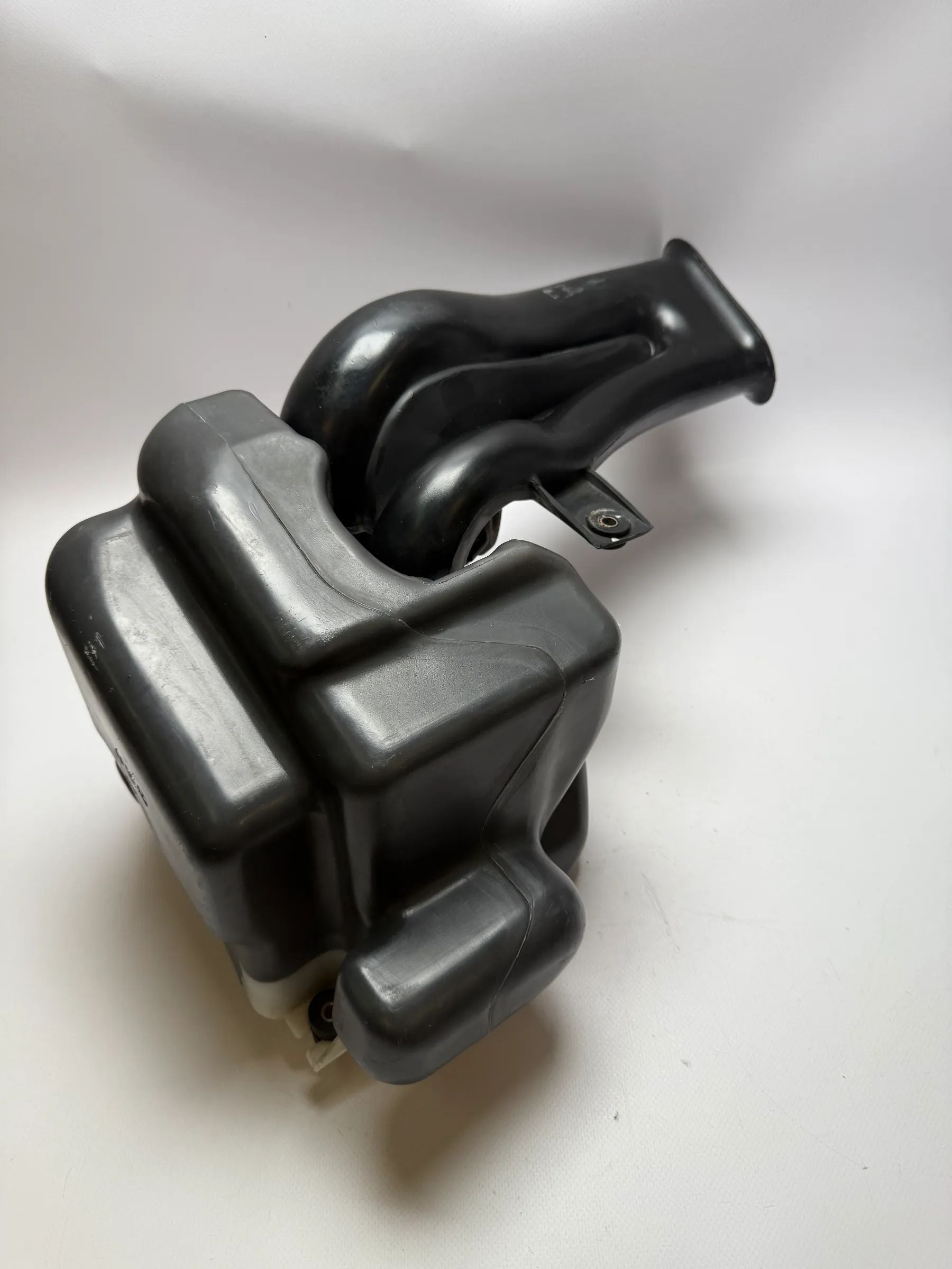 Originele Honda Prelude Luchtinlaat Resonatorkamer 17230-P5k-000