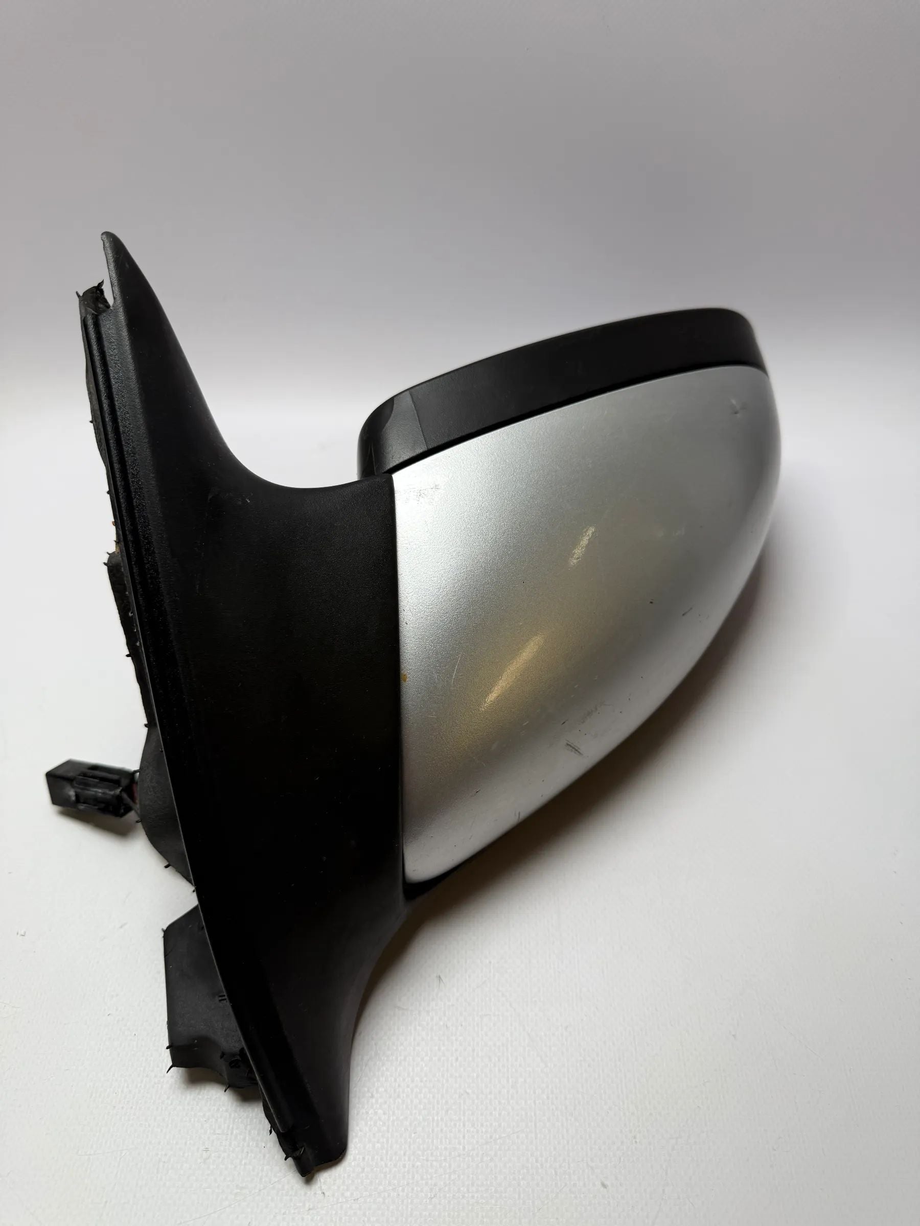 Оригинальное зеркало Opel Омега Карван 2.0 B электрическое с подогревом левое E1010357