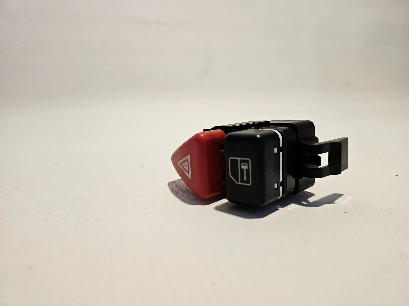 originele waarschuwingsknop Mercedes A1688201210 1688201210