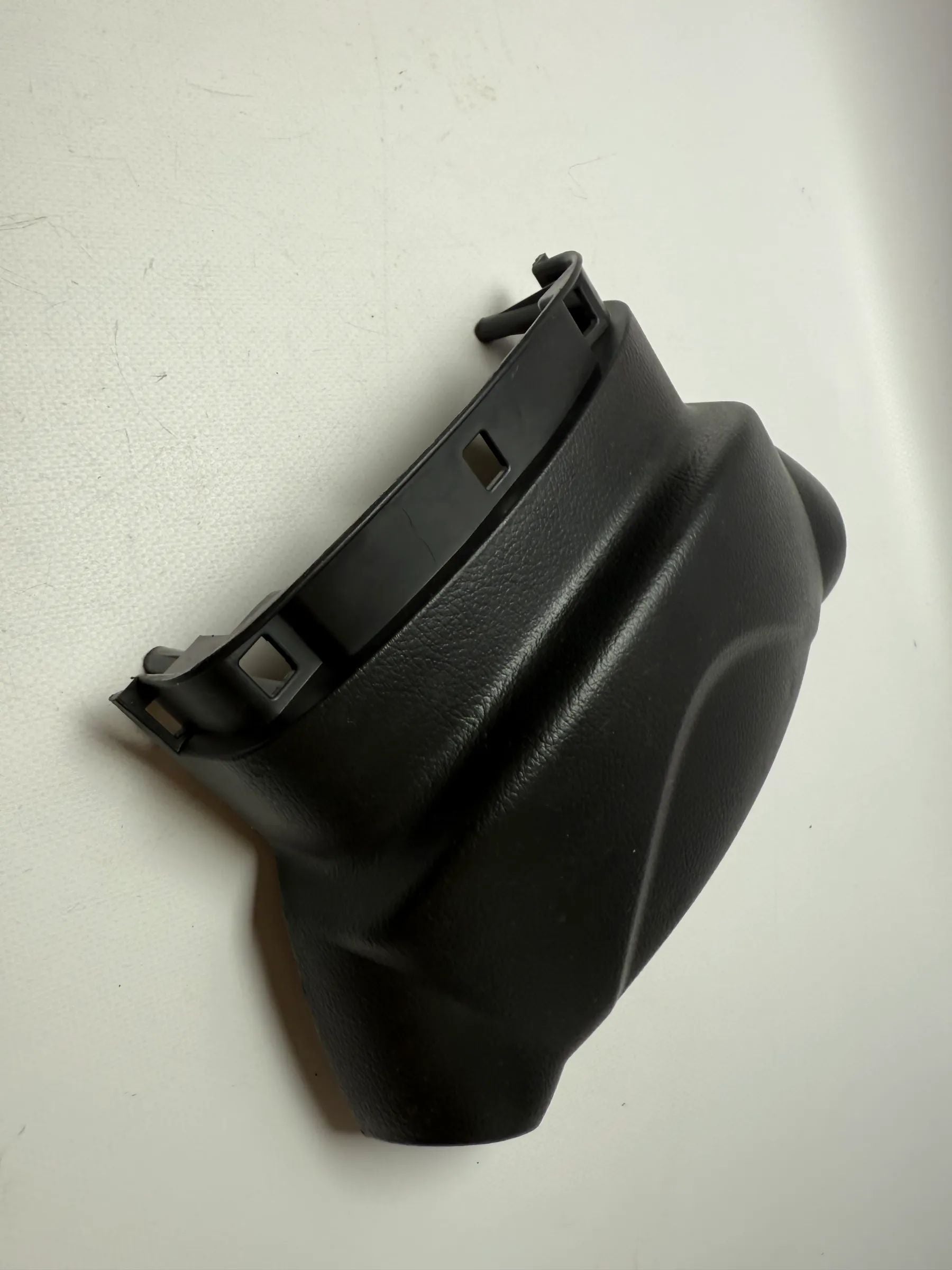 Оригинальная облицовка верхней части рулевой колонки Nissan Primera P12 48470AV700