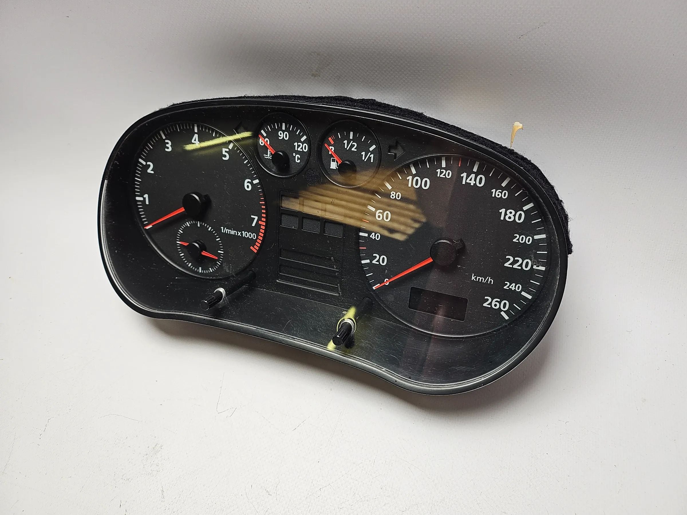 Audi A3 8L1 1.6 speedometer instrument cluster 8L0919860A 110.008.778/002 