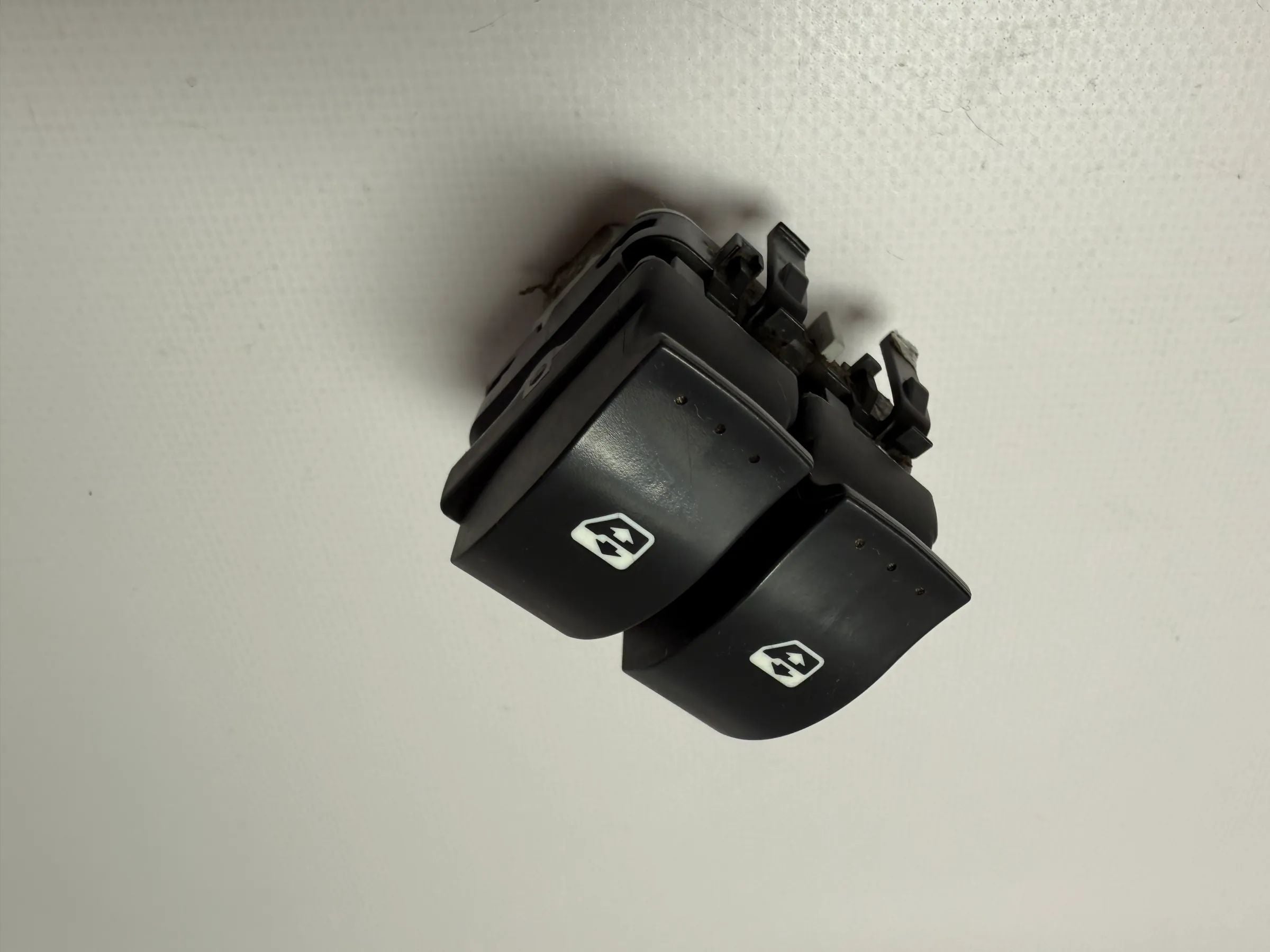 Original Renault Scenic II Saklar Kaca Jendela Depan Kiri Abu-abu 315042B - Auto-veritas