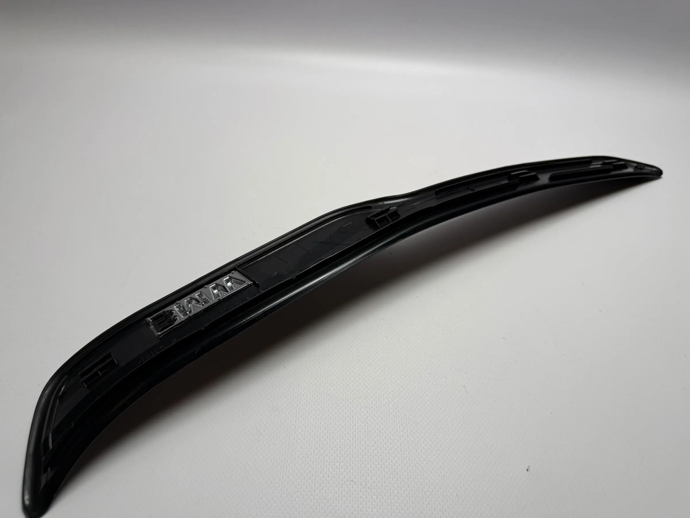 Оригинальная накладка порога двери левая BMW E90 / E91 51477060285