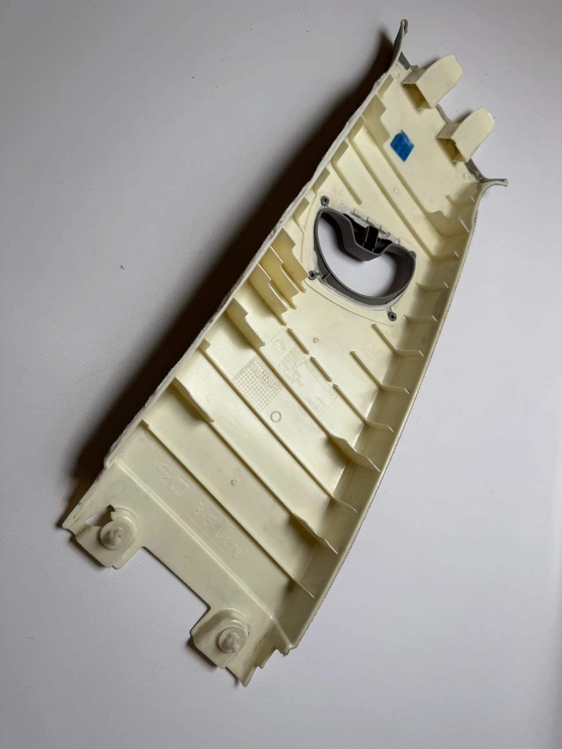 Оригинальная правая внутренняя обшивка средней стойки BMW 325d Touring с DPF 51437058336