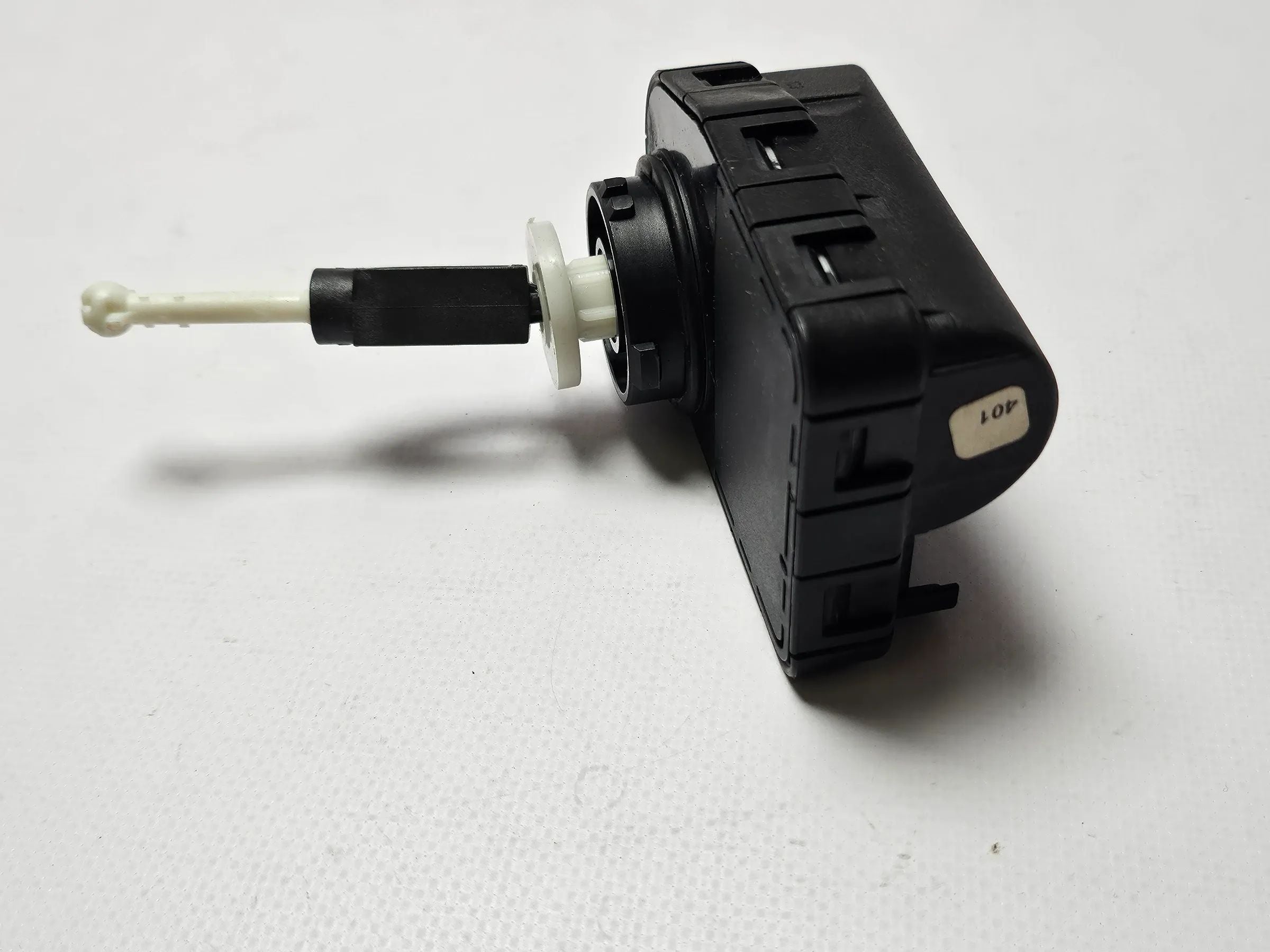 ORIGINAL Mercedes Benz E-Klasse W210 Stellmotor Motor Scheinwerfer 00745700 DE