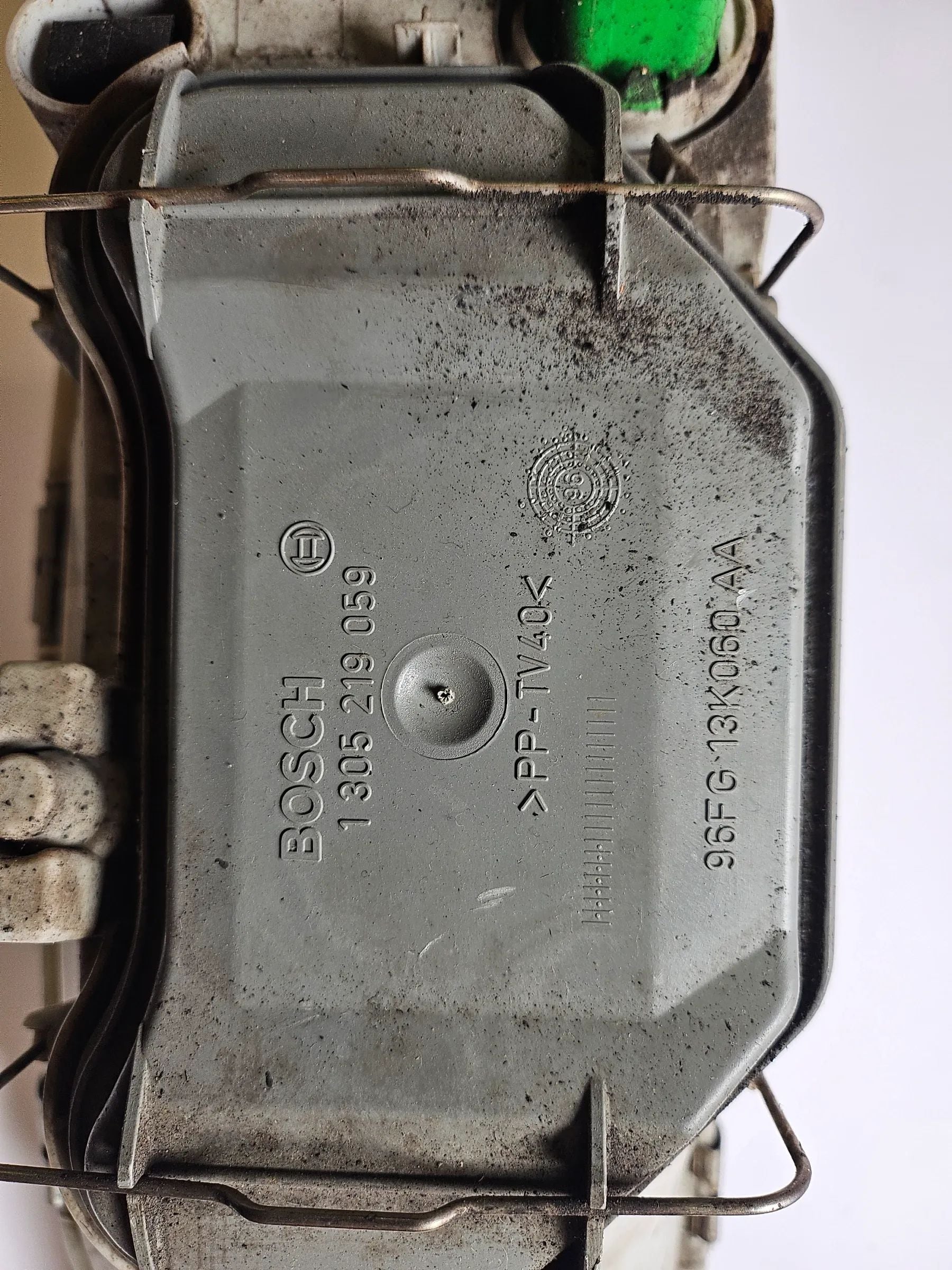 Reflektor Przedni Prawy Ford Fiesta IV 4 96FG13005SAD 0301049004