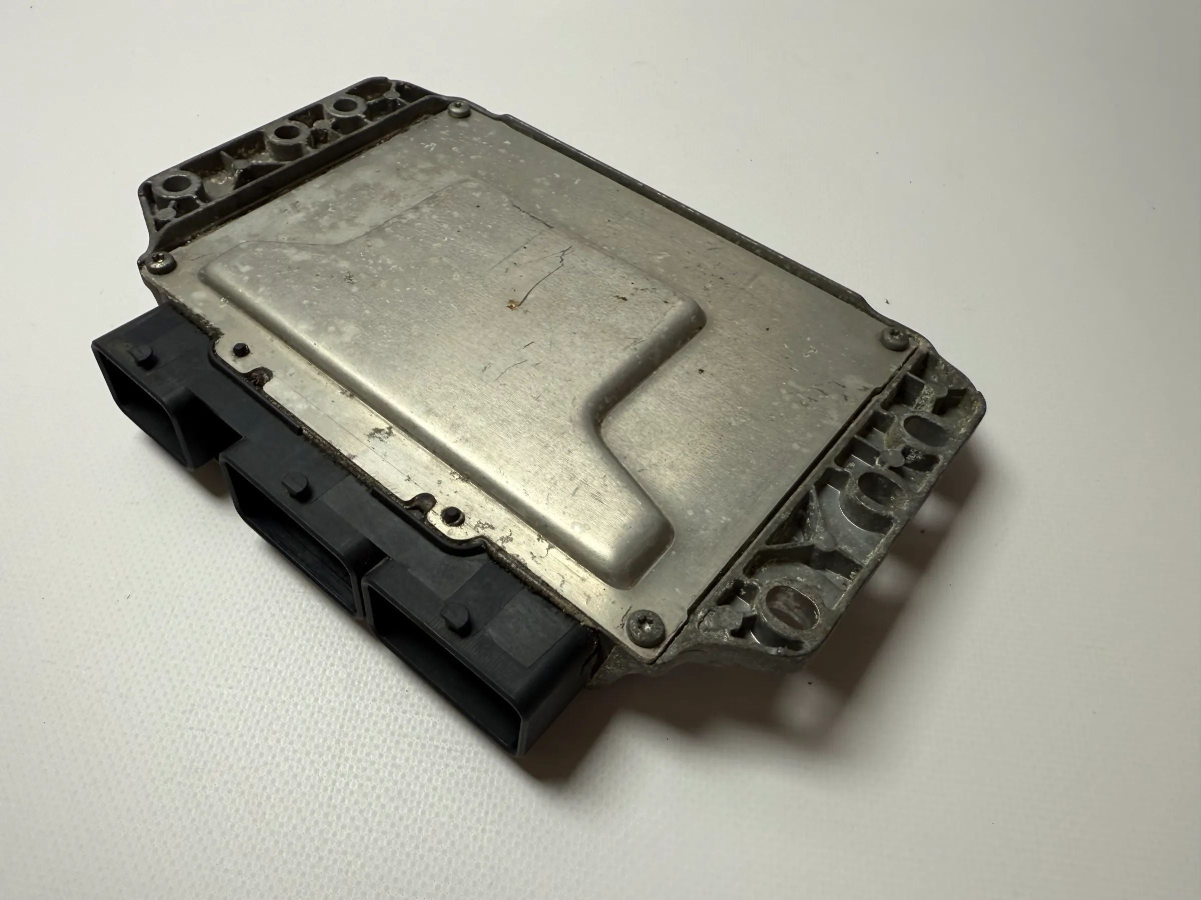 Оригинальный блок управления двигателем Renault Scenic 2 II ECU Sagem 8200298457 / 8200298463