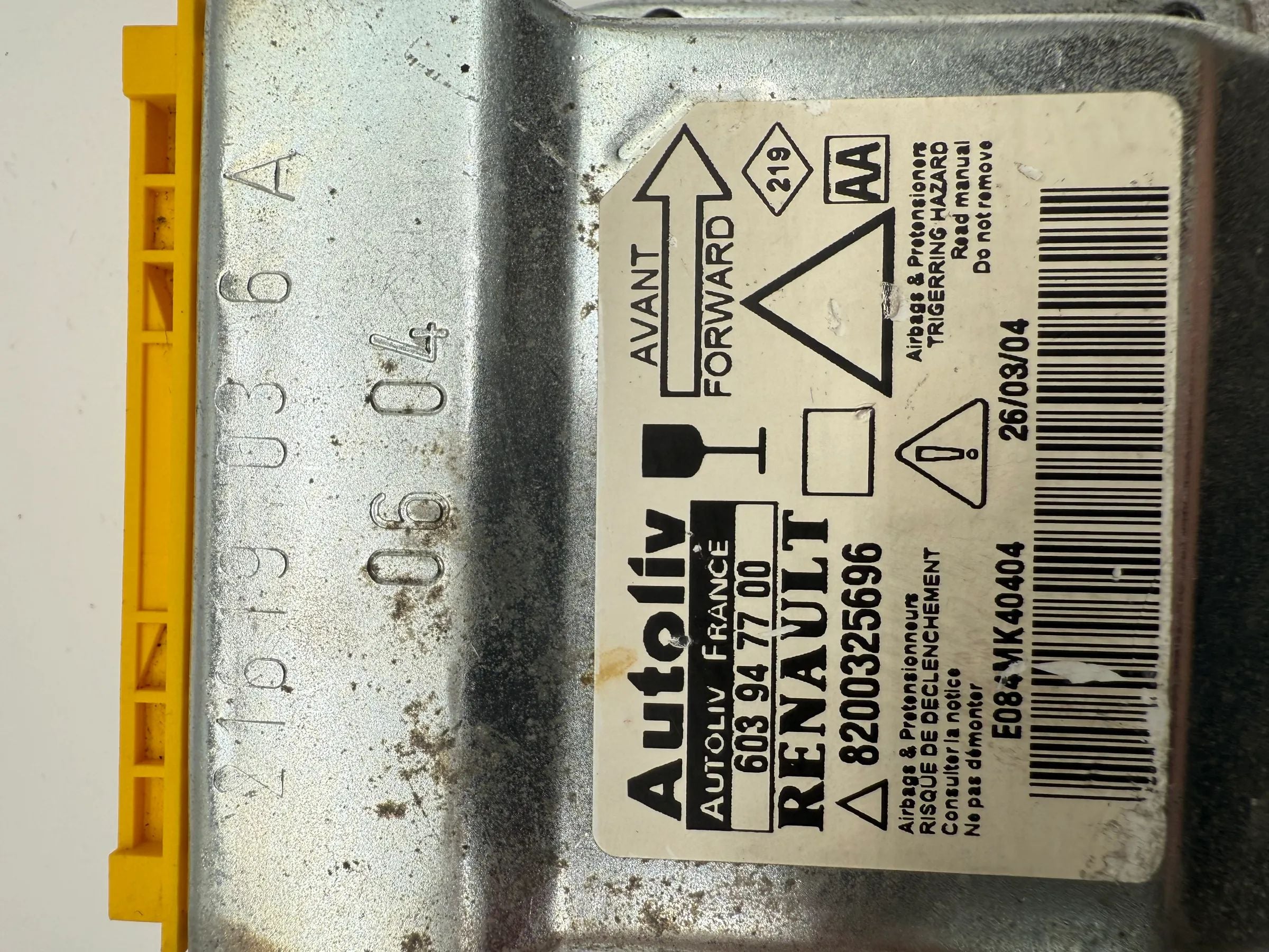 กล่องควบคุมถุงลม Airbag Renault Laguna Grandtour 1.9 dCi หมายเลข 603947700 8200325696