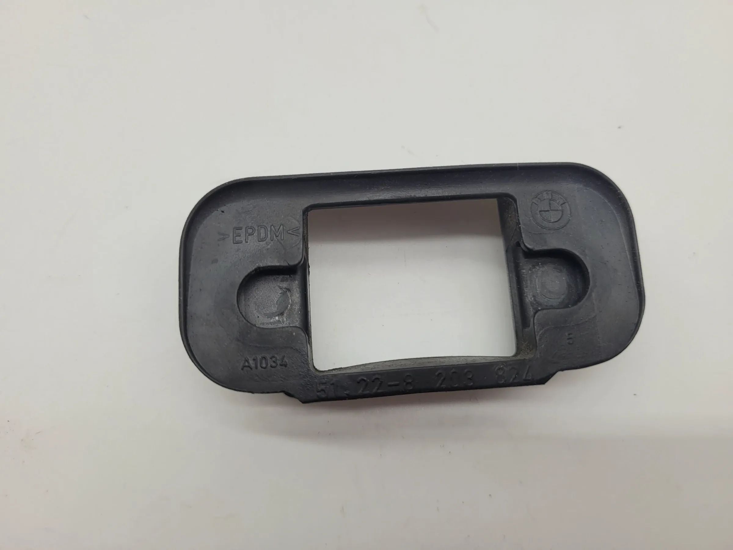 BMW 5er Touring E39 Dichtung Türfangband Turbremse L/R 51.22-8203824 (Original)