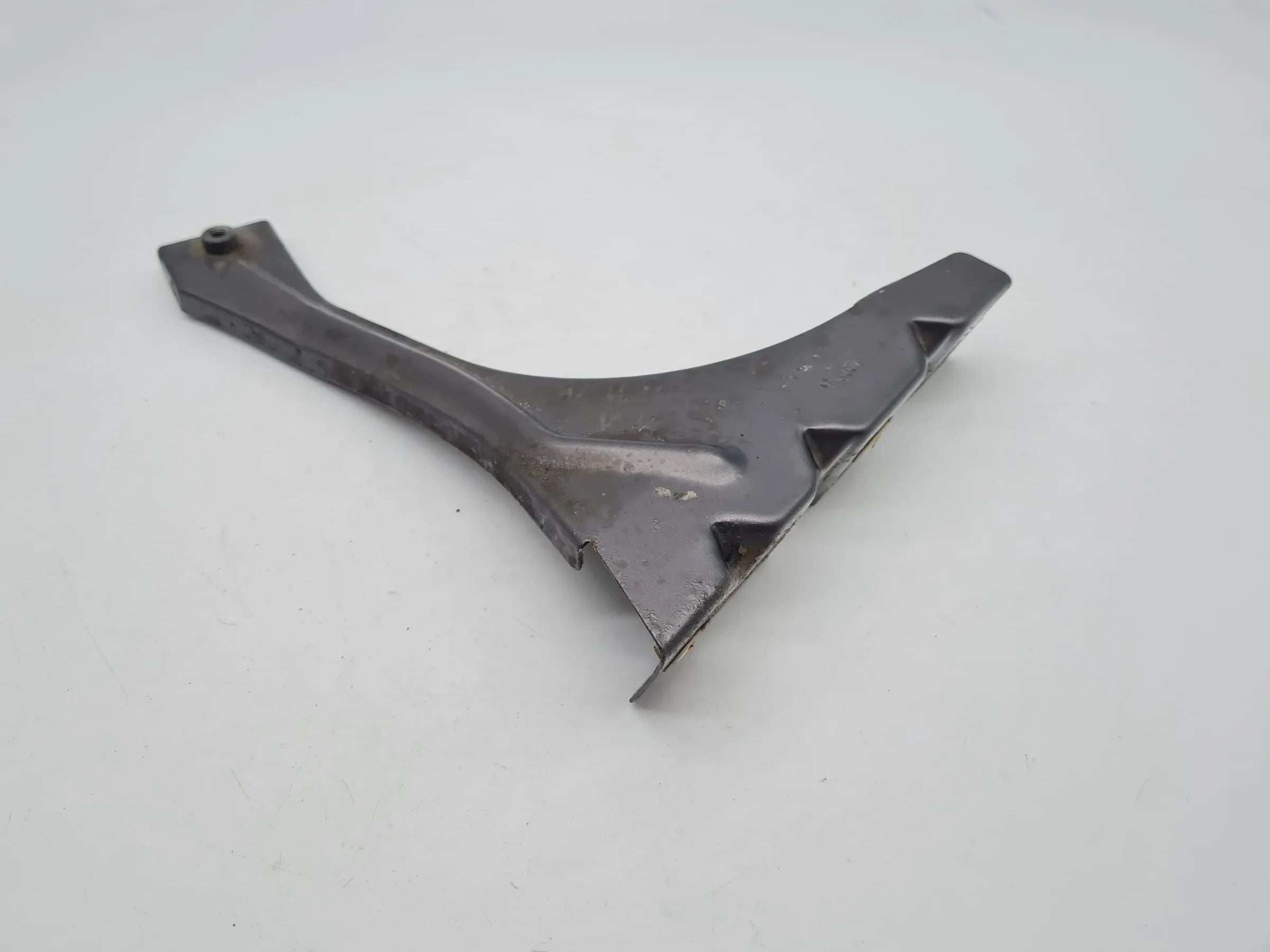 Original Audi A6 (4B2/4B4) Halterung Kotflügel Rechts Vorne 4B0821136A